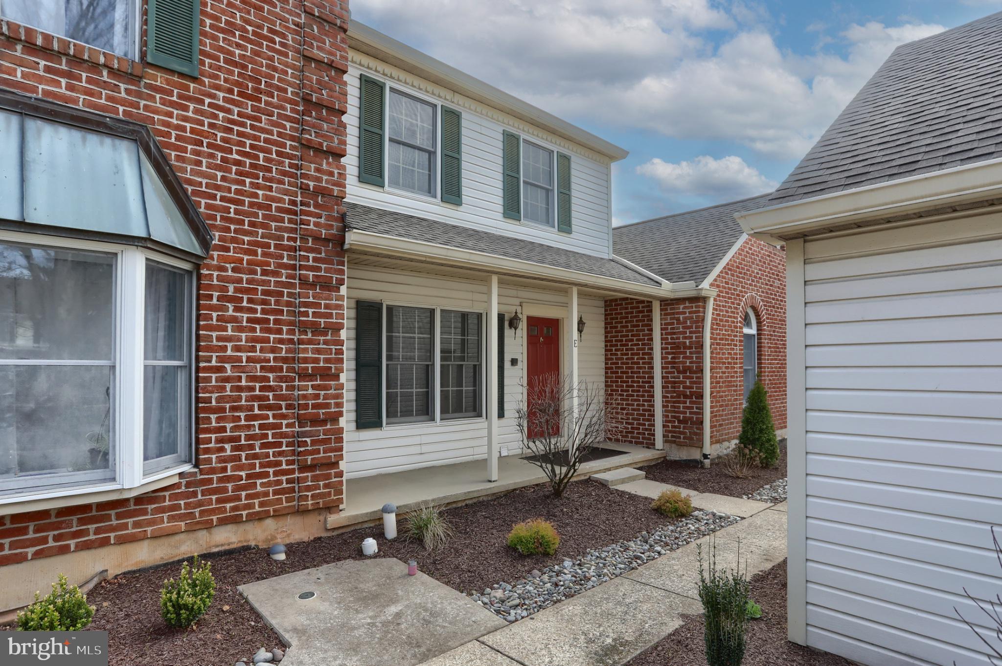 2057E E RALEIGH ROAD