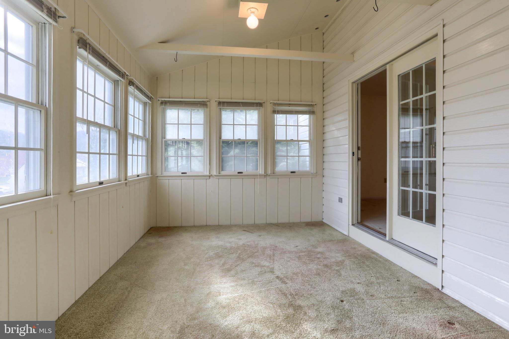 2057E E RALEIGH ROAD