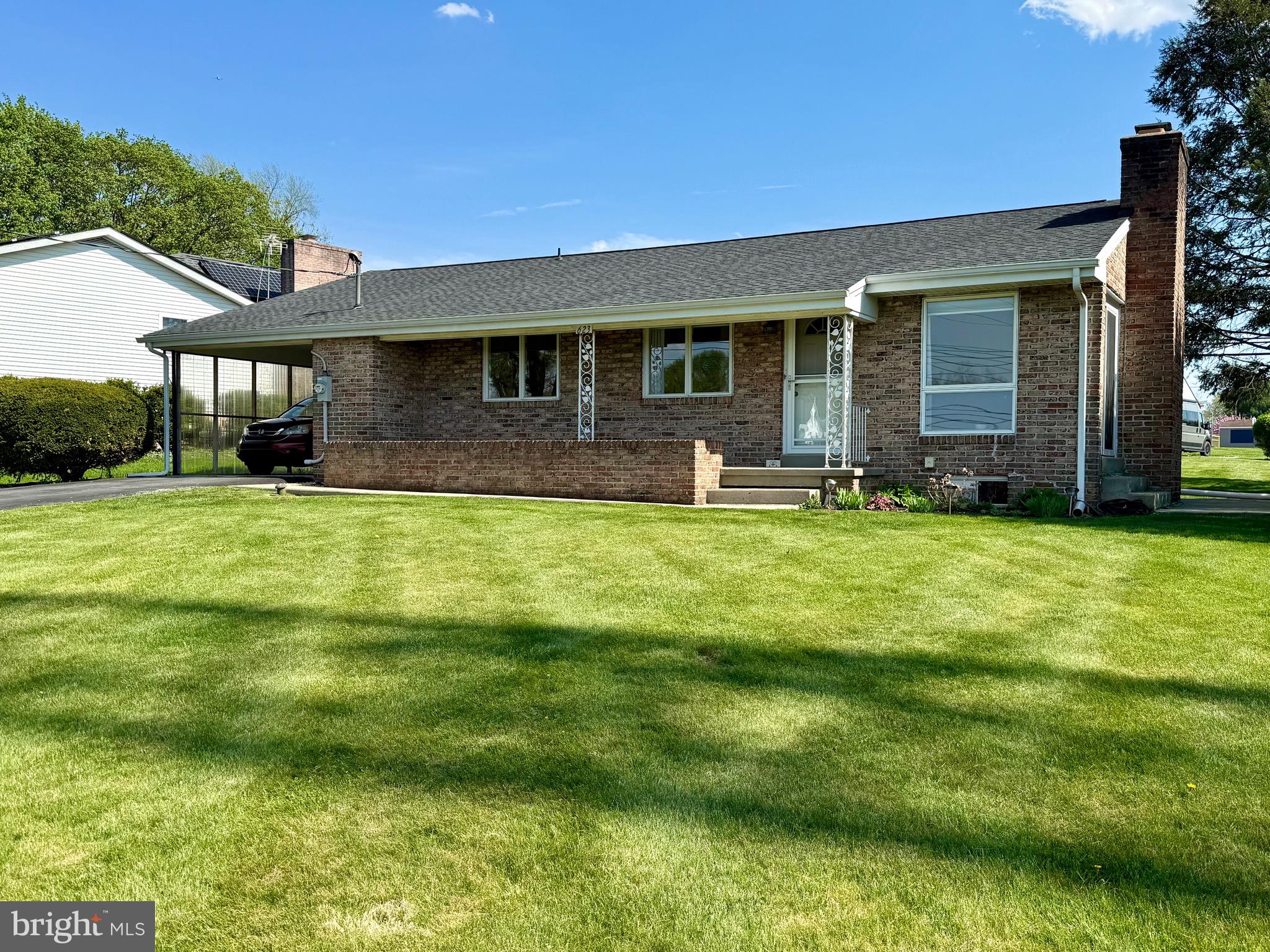 623 W MAIN STREET