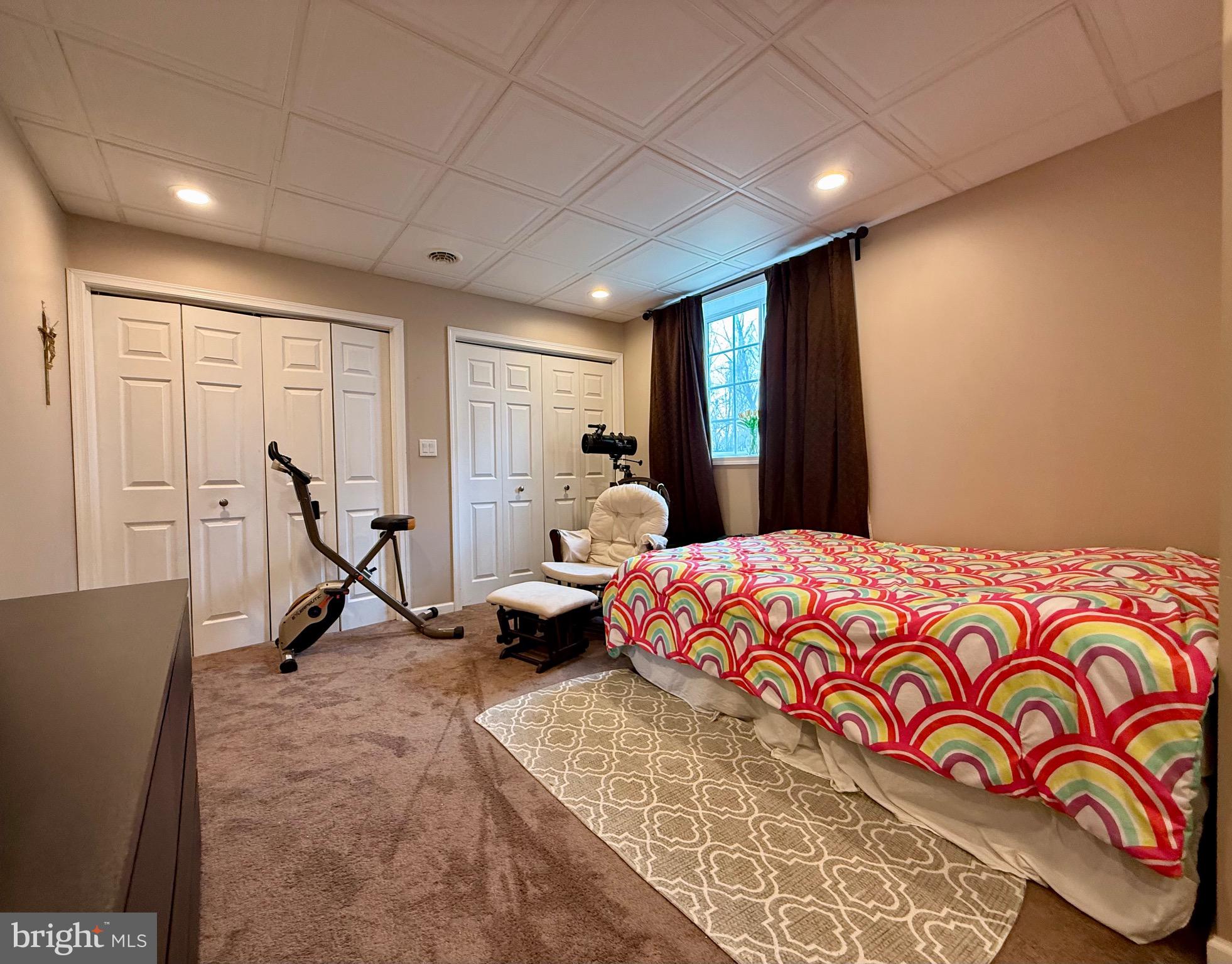 1813 SILVERLEAF LANE