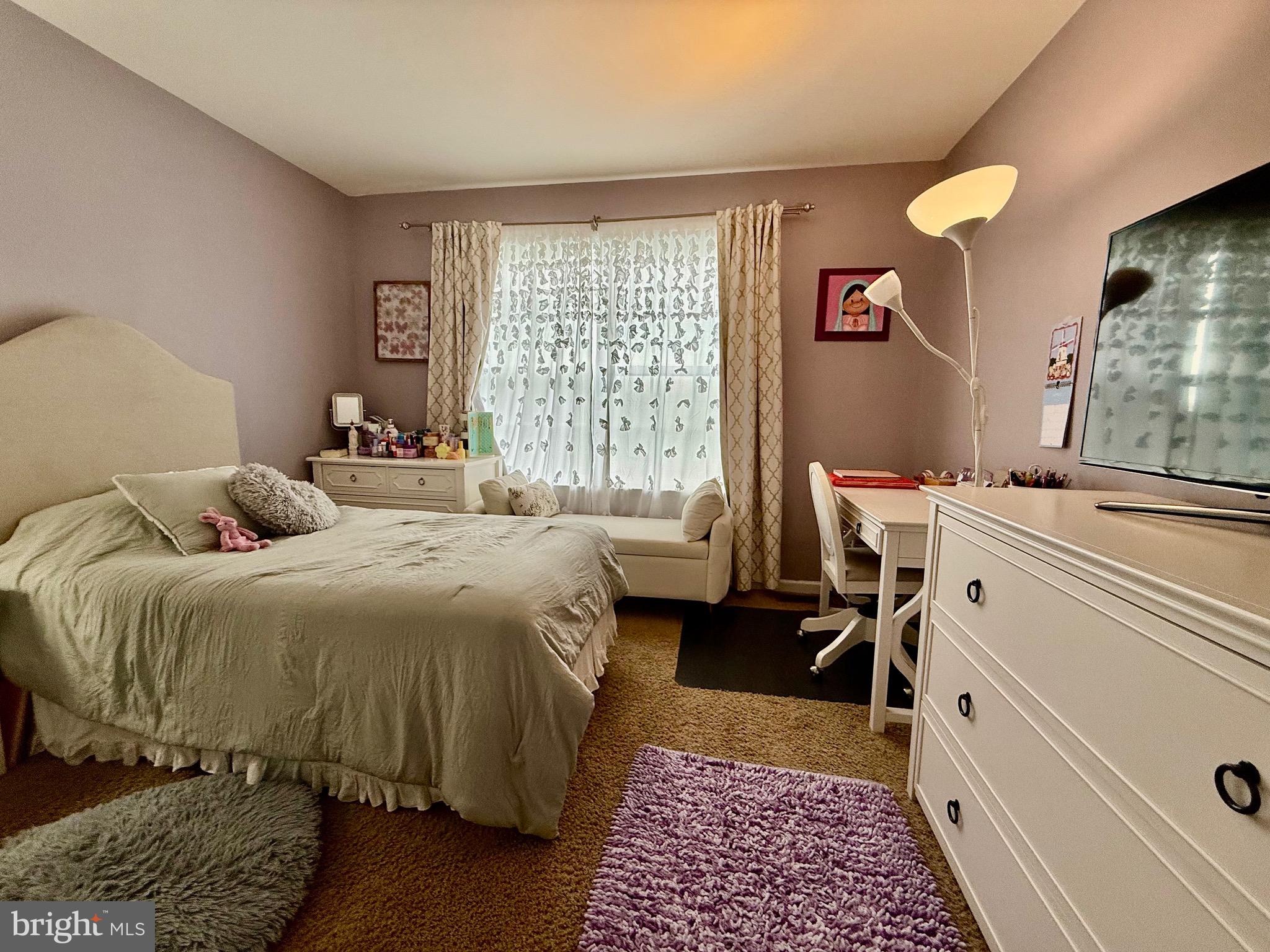 1813 SILVERLEAF LANE