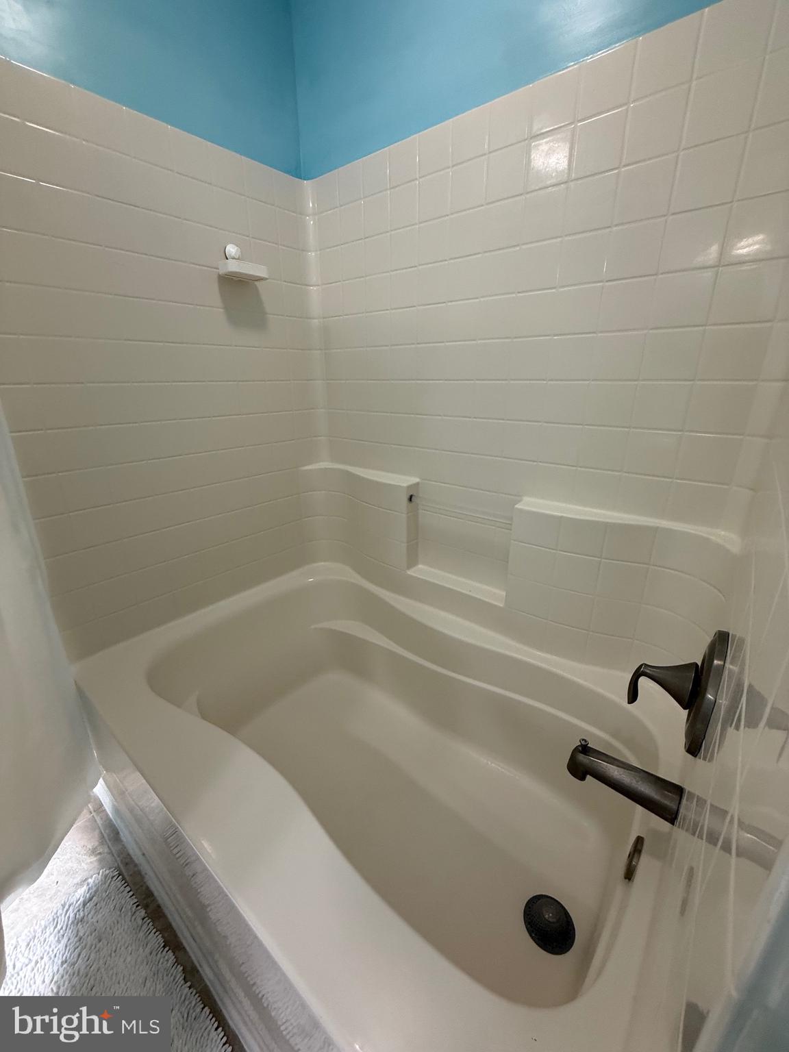 1813 SILVERLEAF LANE