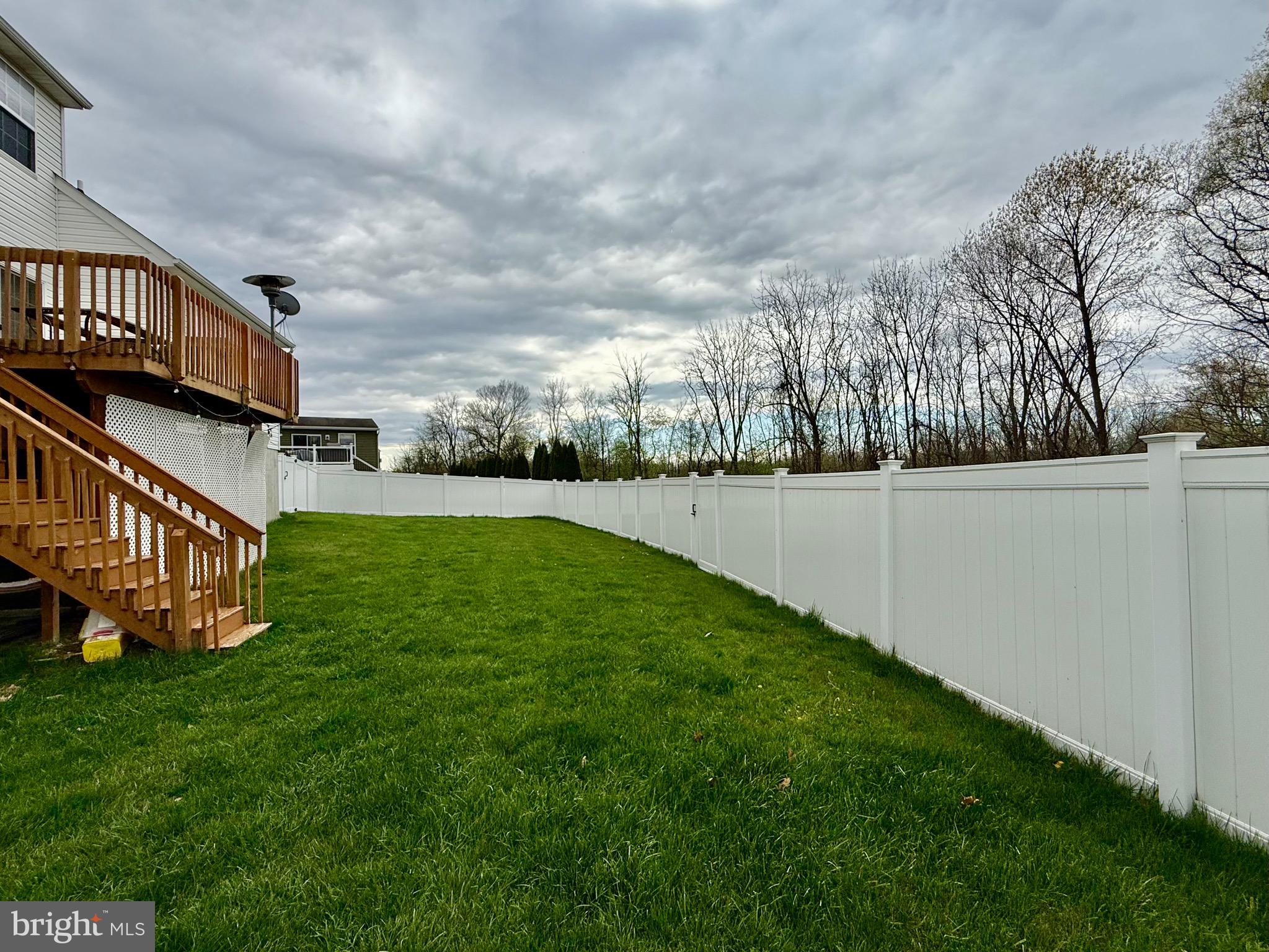 1813 SILVERLEAF LANE