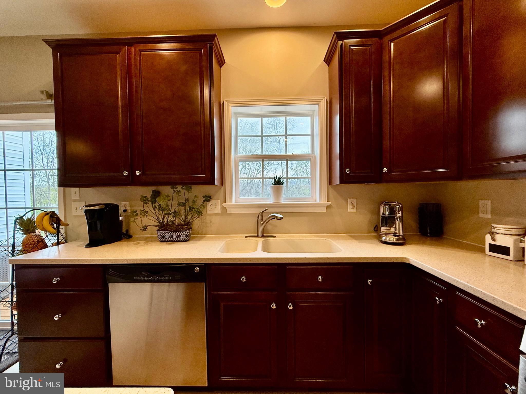 1813 SILVERLEAF LANE