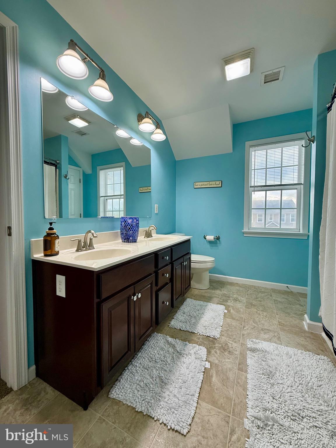 1813 SILVERLEAF LANE