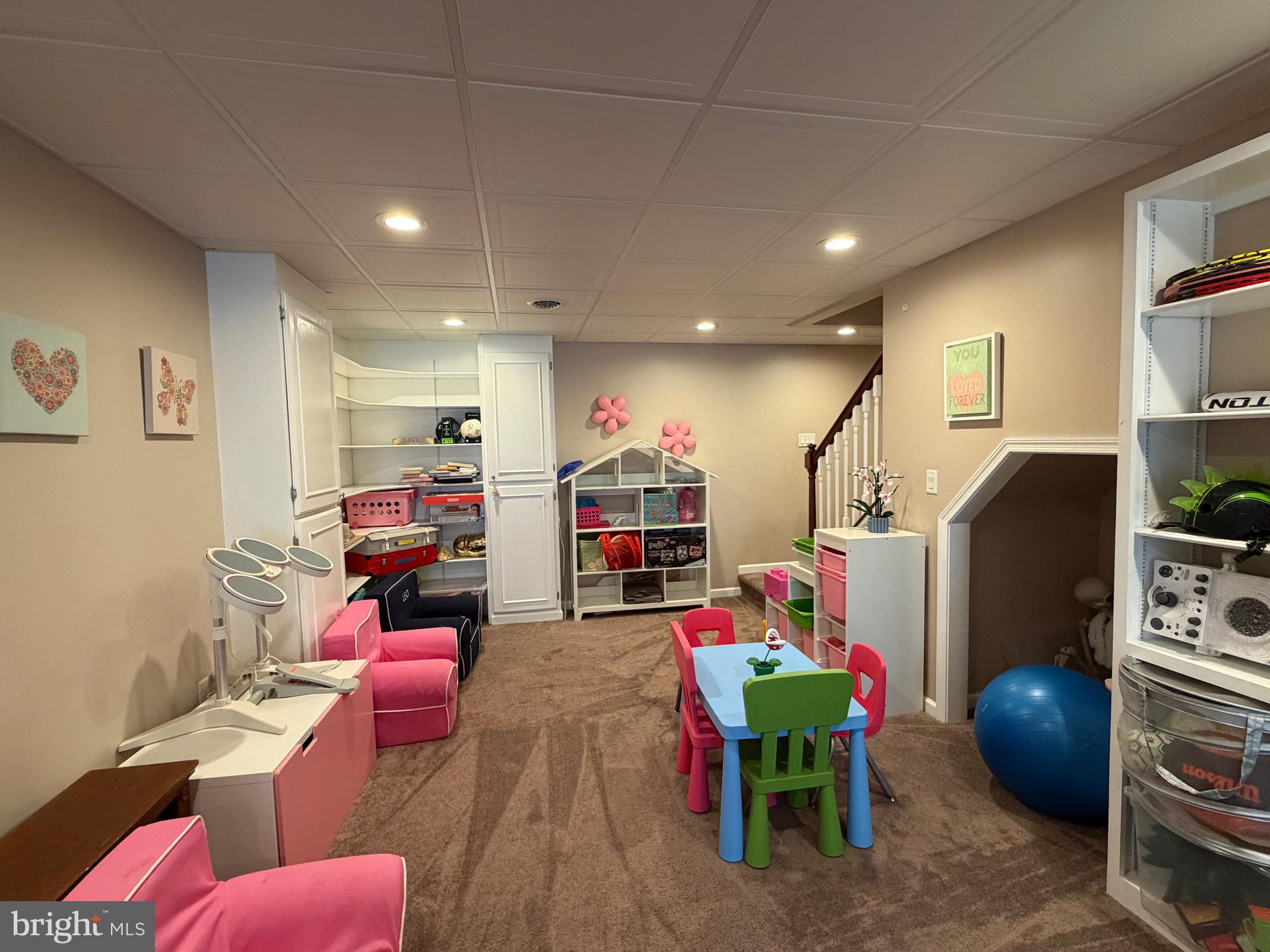 1813 SILVERLEAF LANE