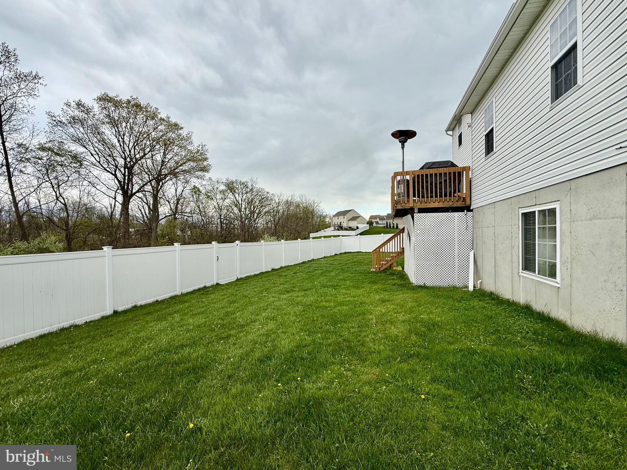 1813 SILVERLEAF LANE