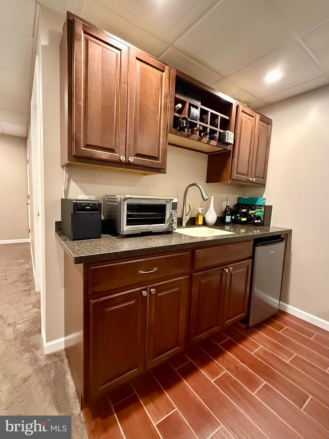 1813 SILVERLEAF LANE