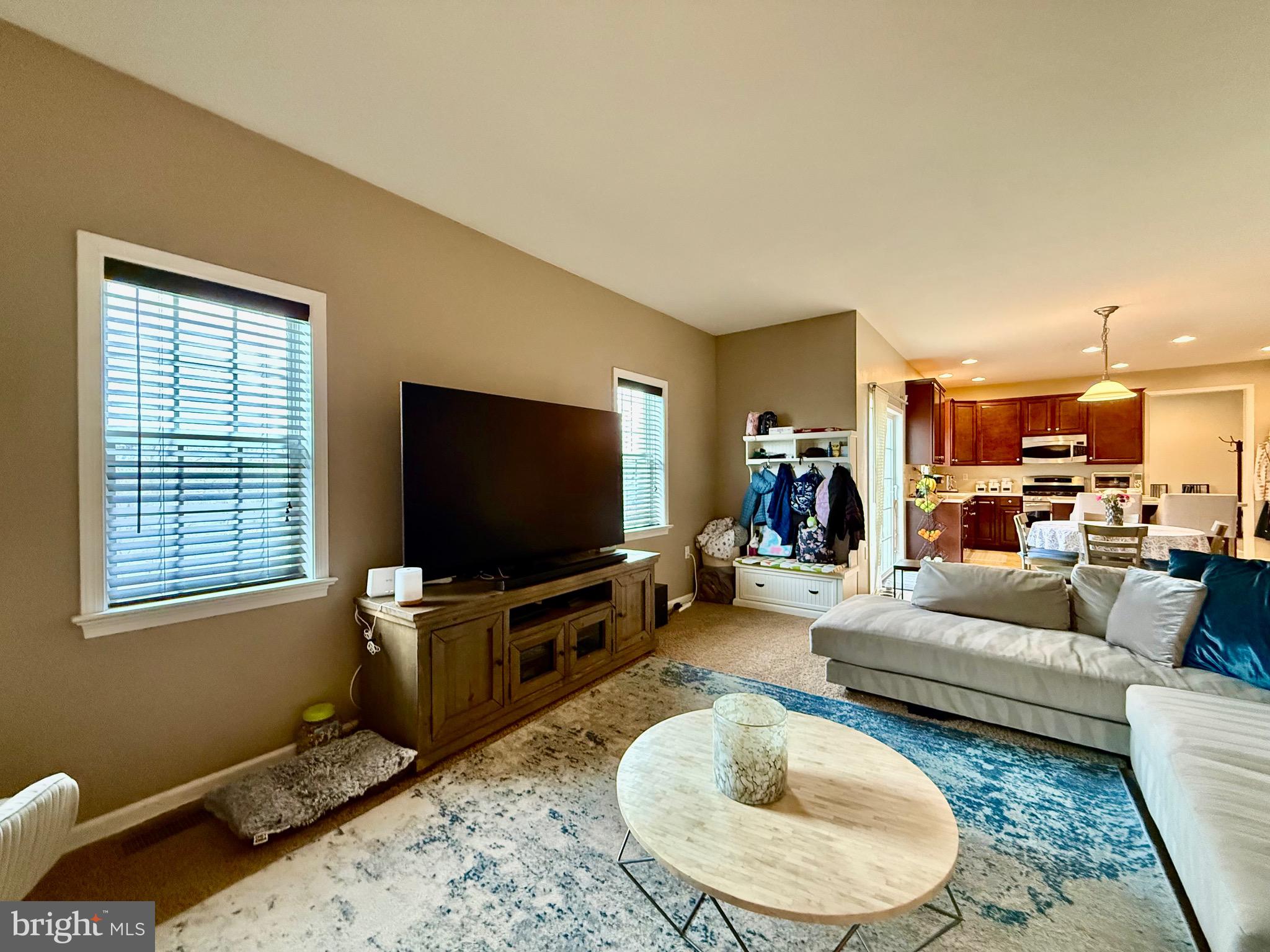 1813 SILVERLEAF LANE