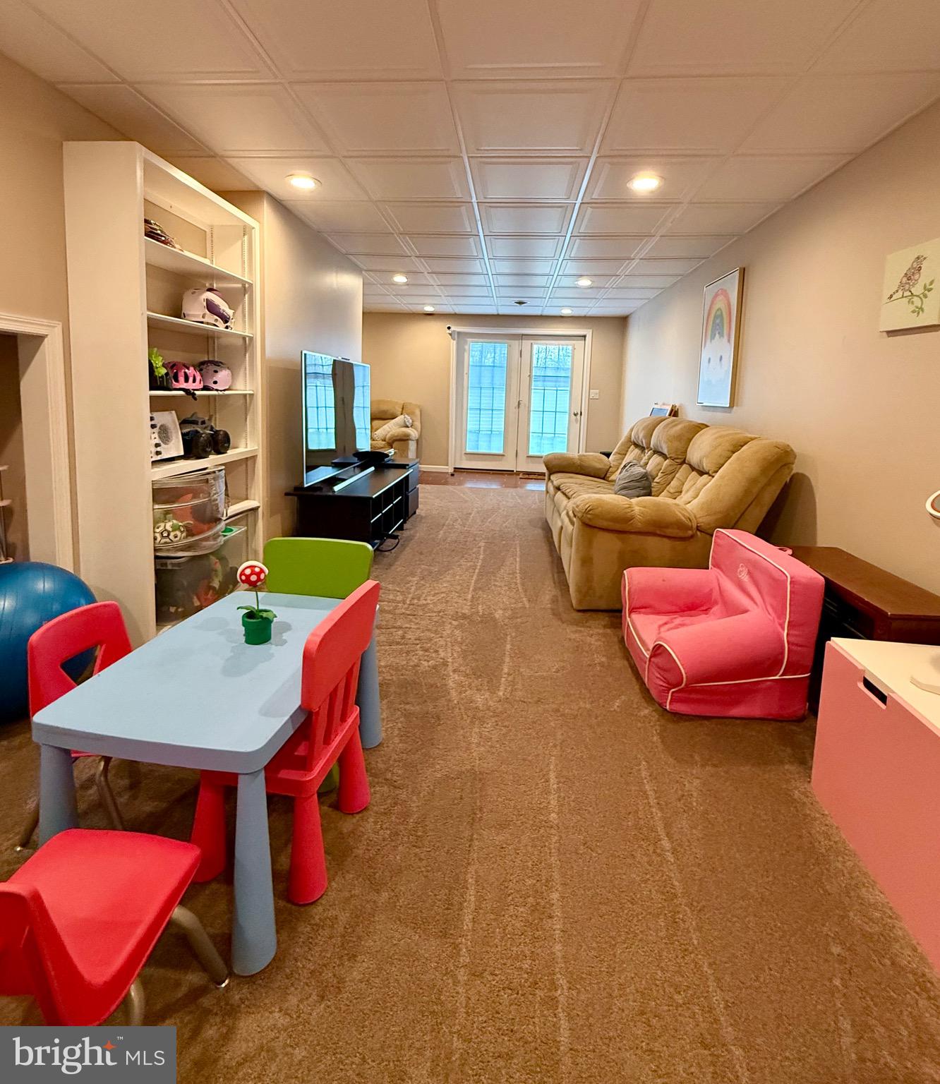 1813 SILVERLEAF LANE