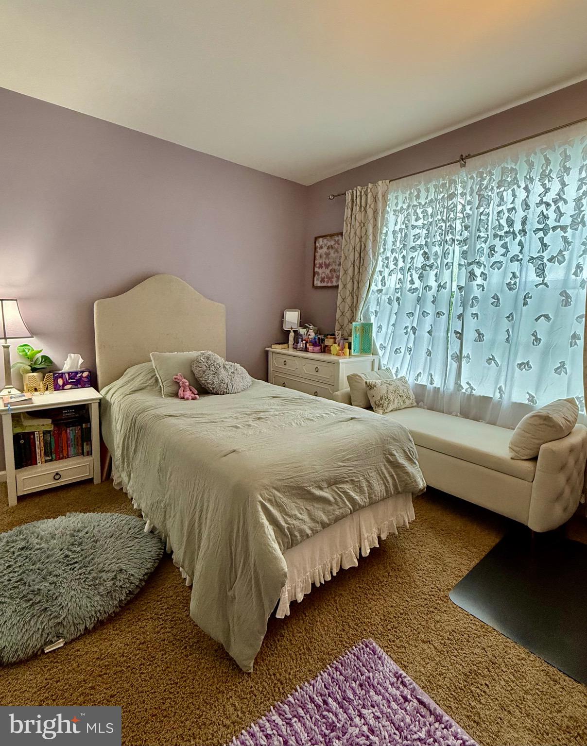 1813 SILVERLEAF LANE