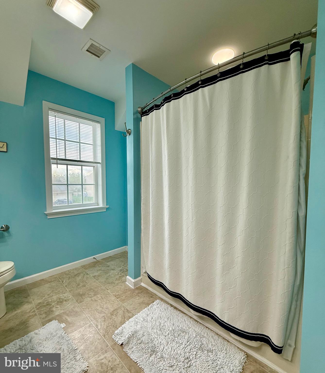 1813 SILVERLEAF LANE