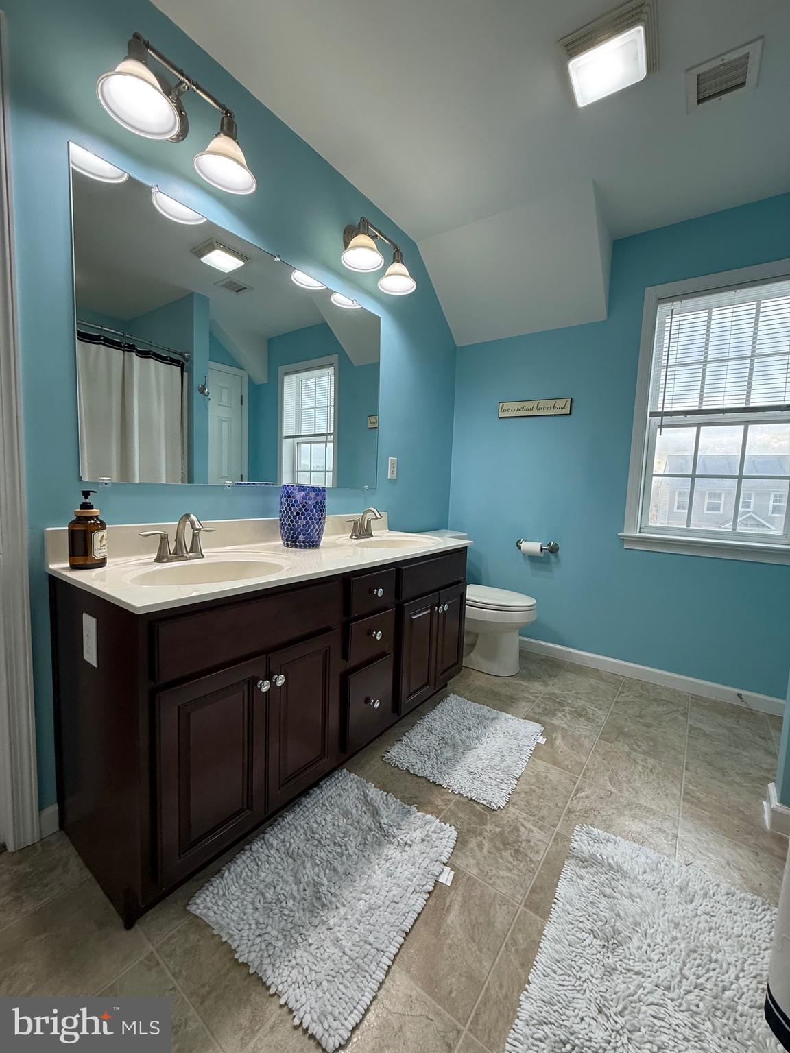 1813 SILVERLEAF LANE