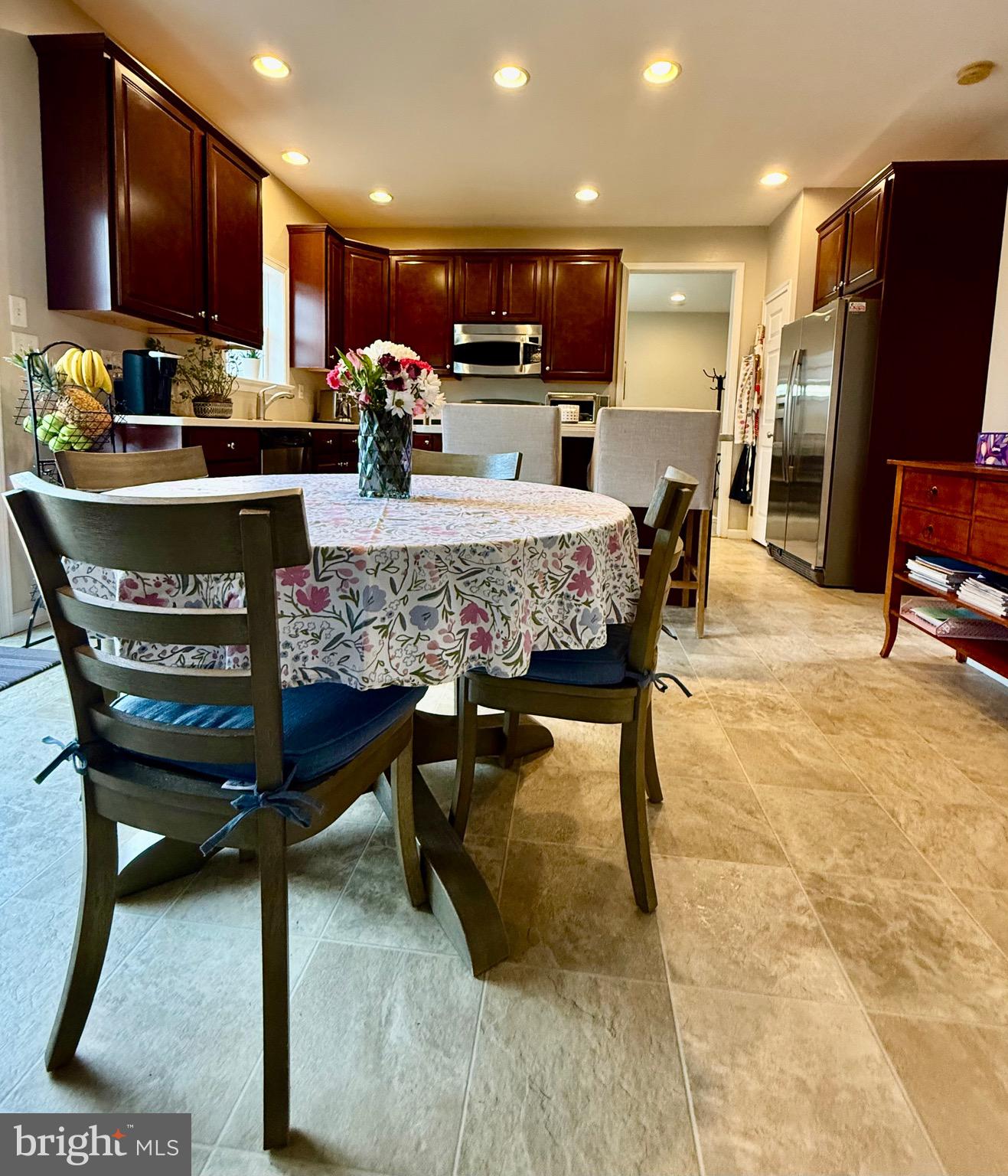 1813 SILVERLEAF LANE