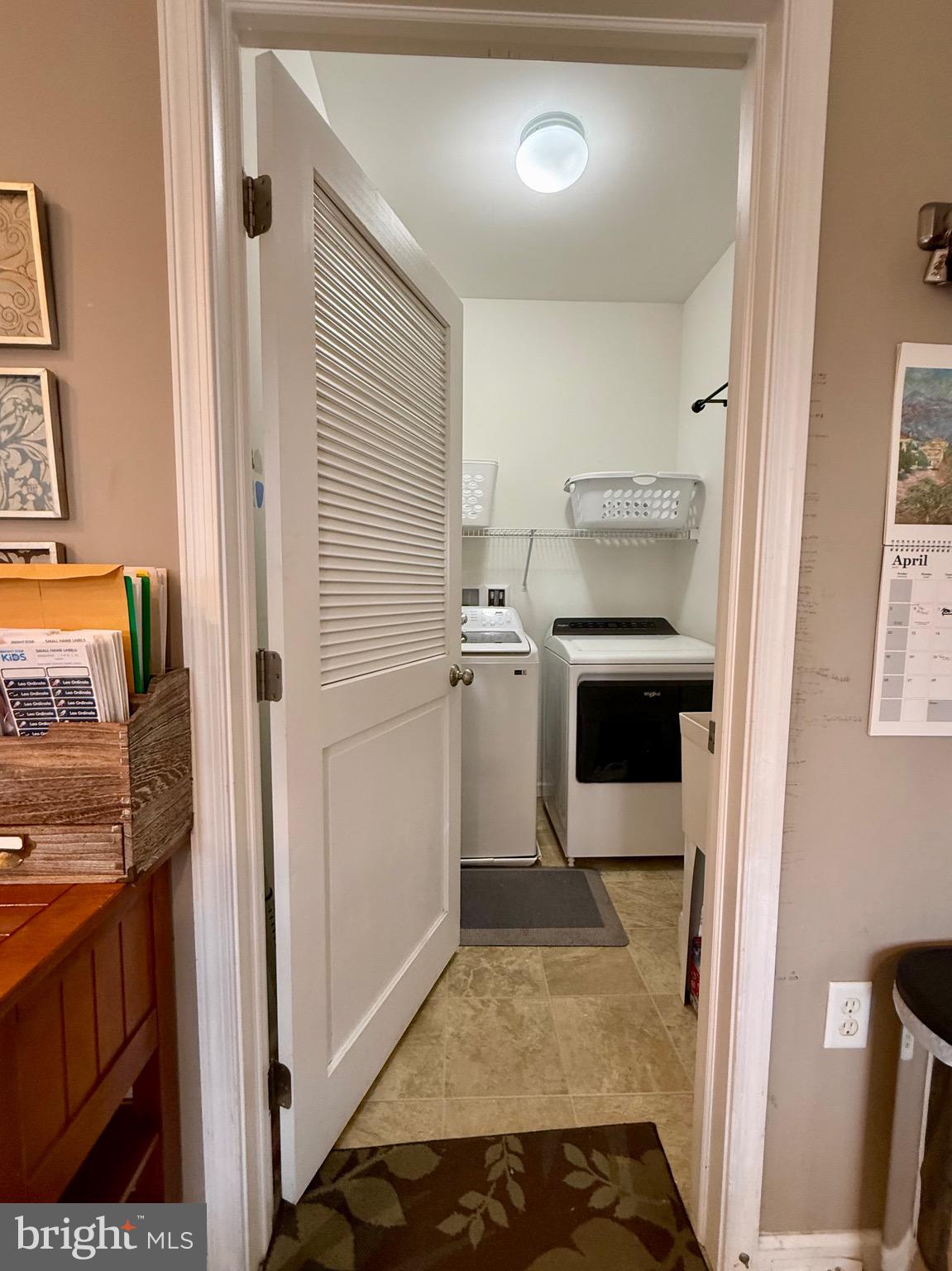 1813 SILVERLEAF LANE