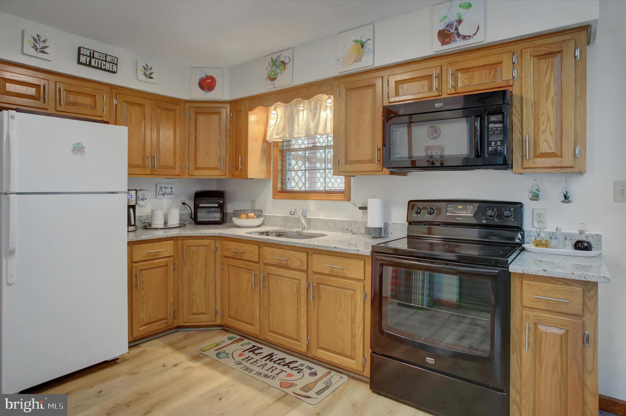 8859 PICADILLY CIRCLE