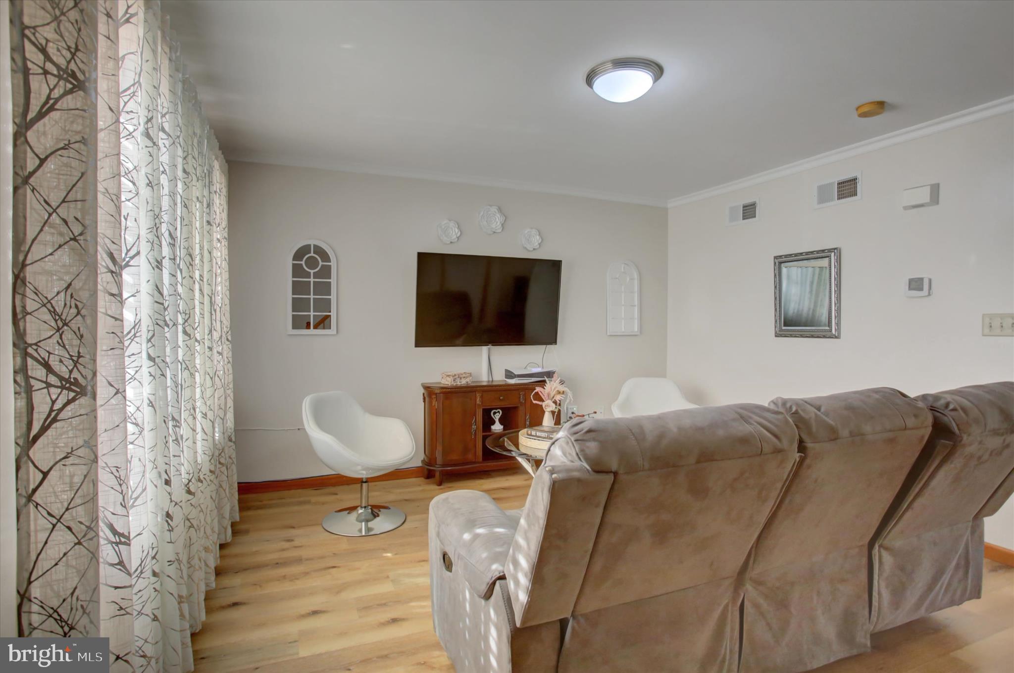 8859 PICADILLY CIRCLE