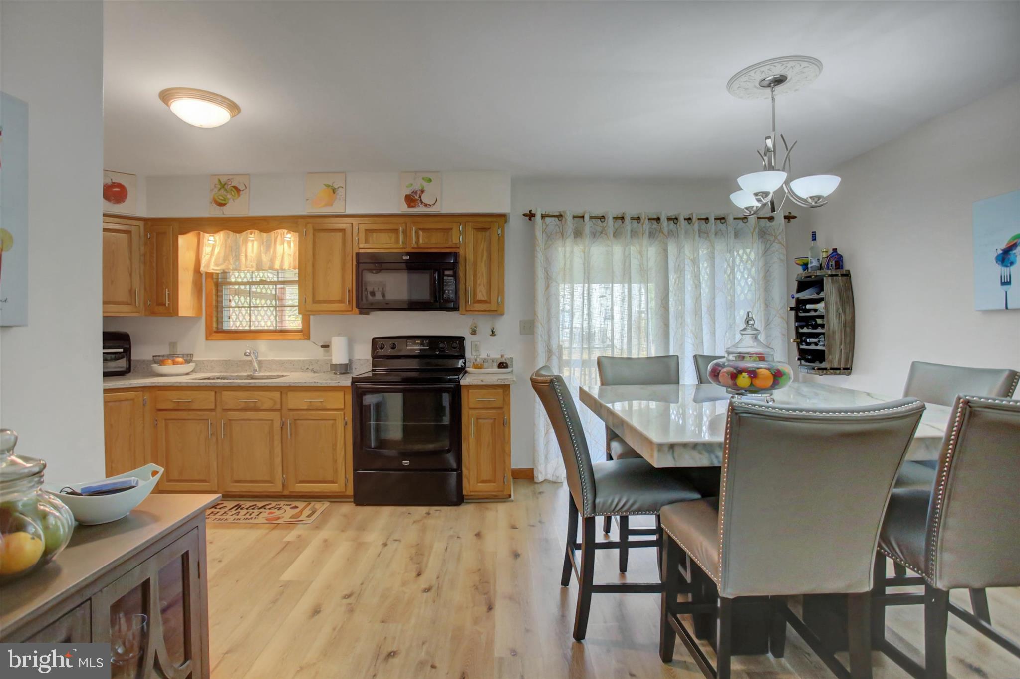 8859 PICADILLY CIRCLE