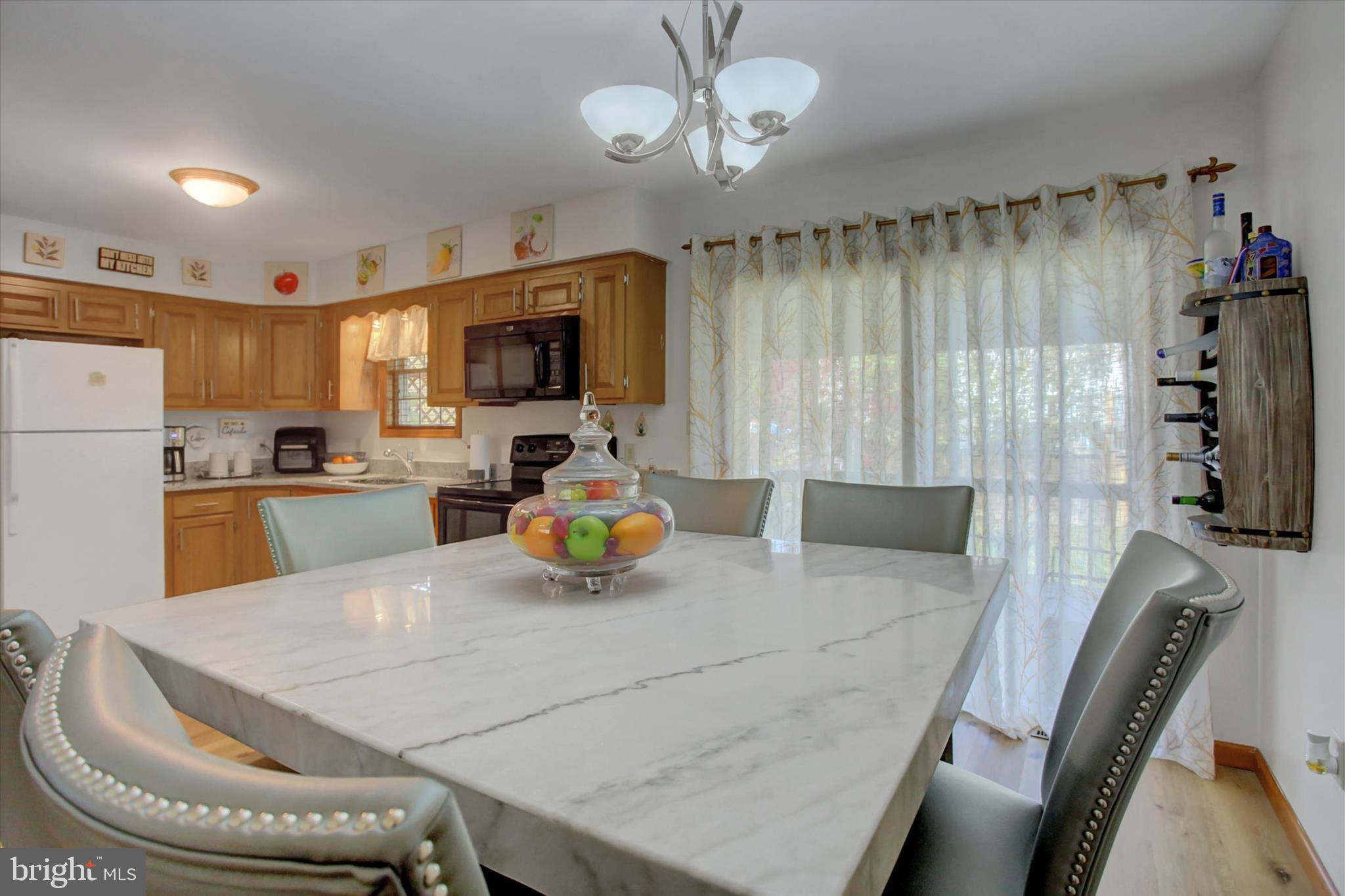 8859 PICADILLY CIRCLE