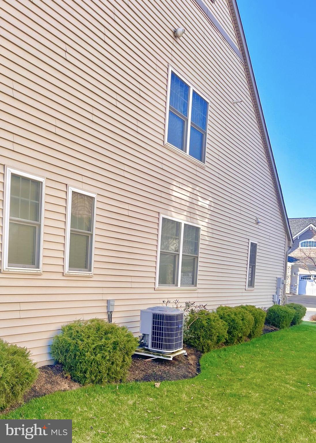 106 Windermere Dr