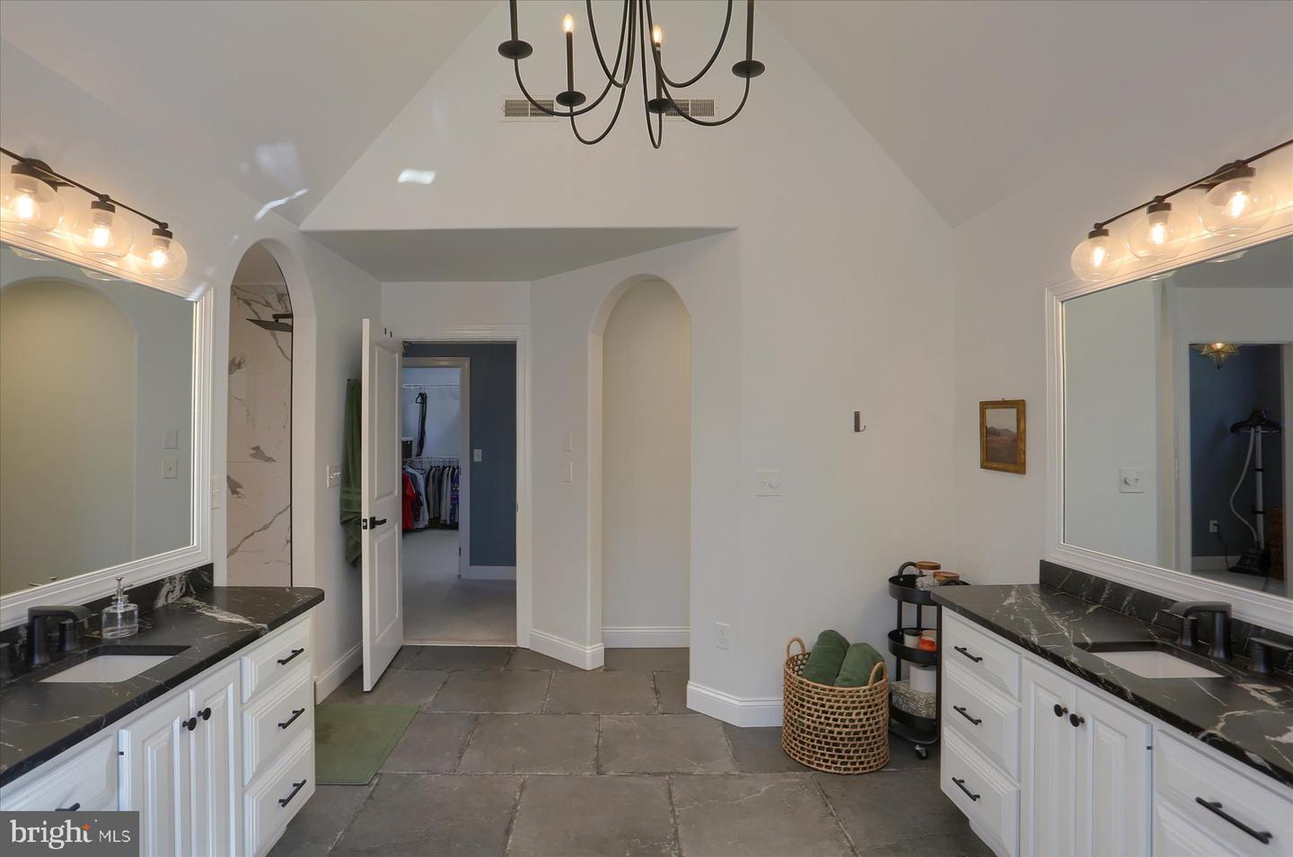 6 Mockingbird Ln