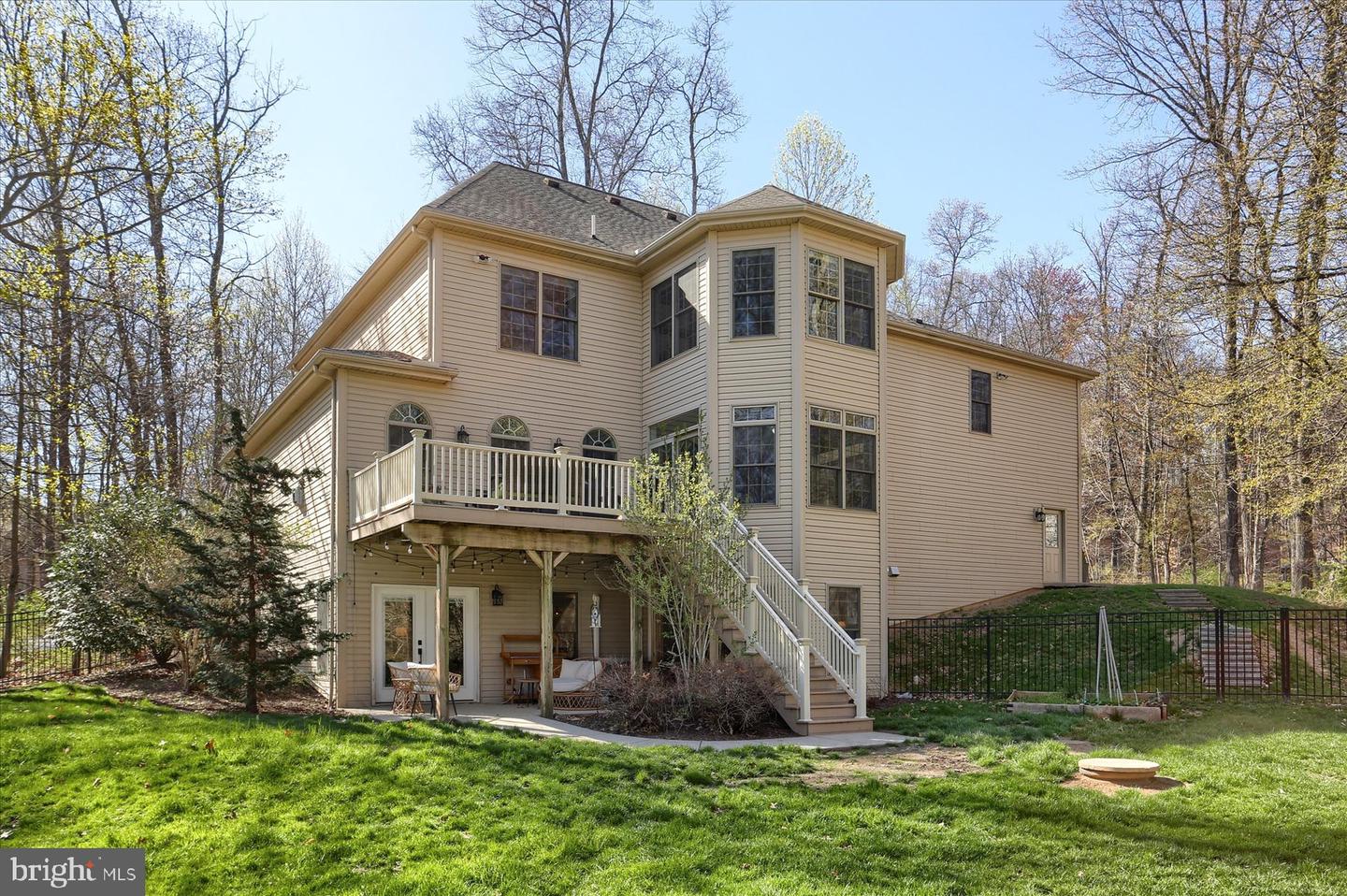 6 Mockingbird Ln