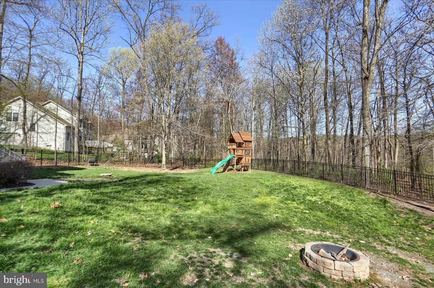 6 Mockingbird Ln