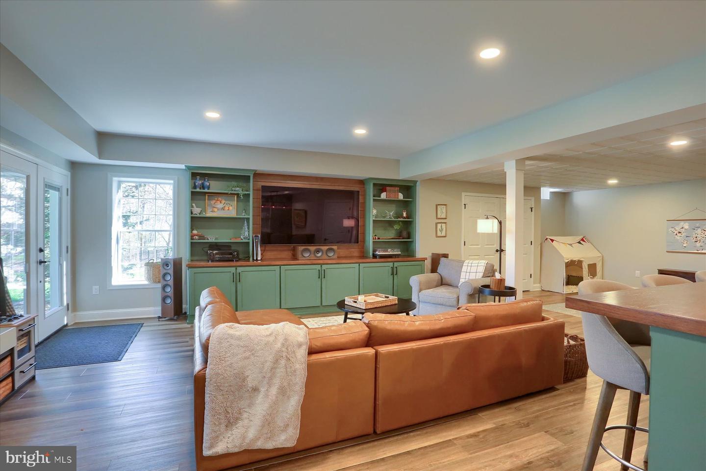6 Mockingbird Ln