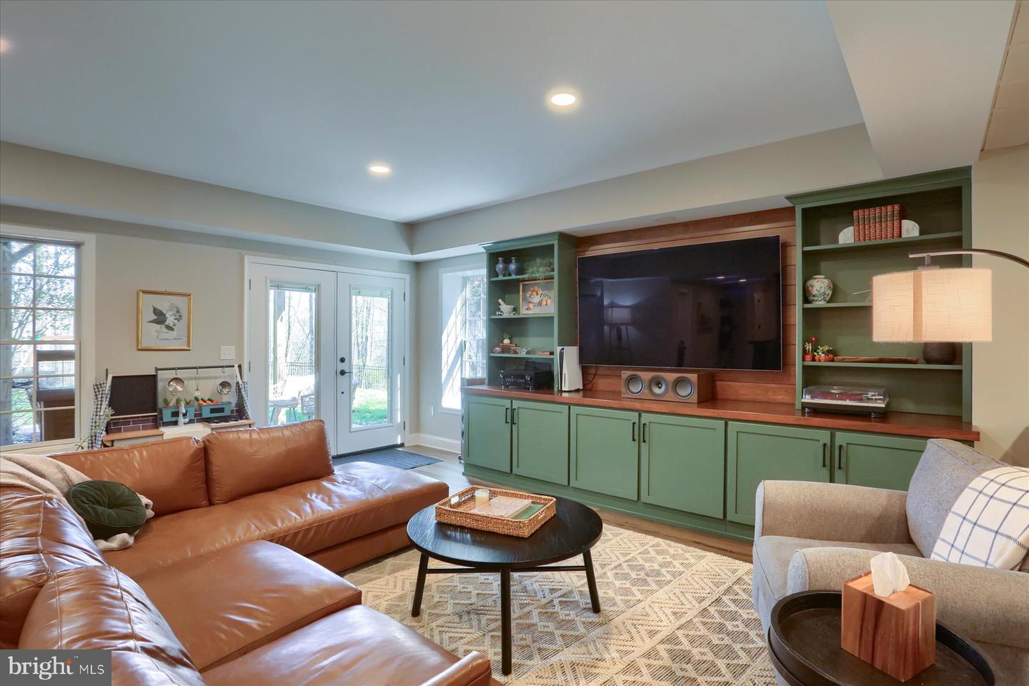 6 Mockingbird Ln