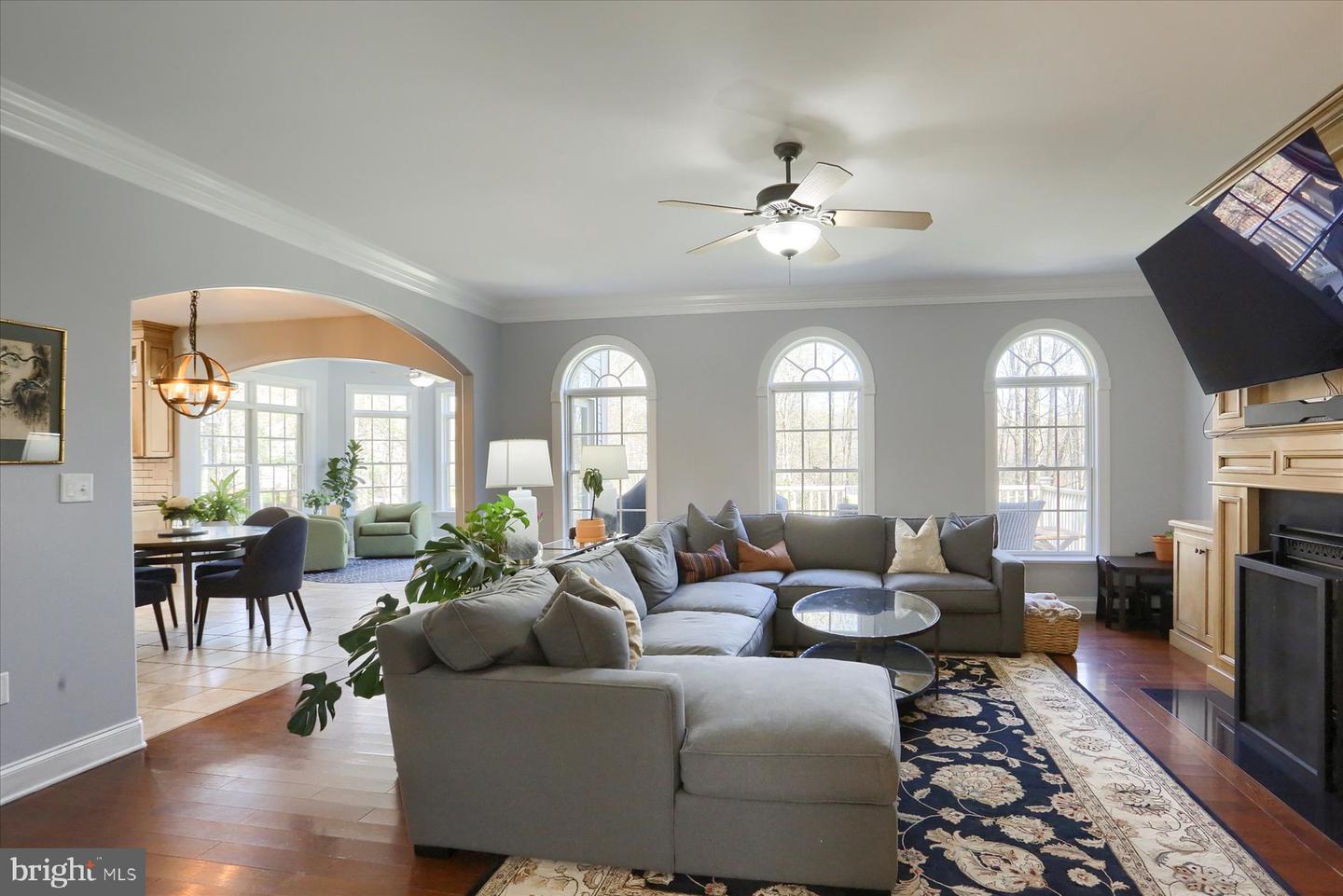 6 Mockingbird Ln