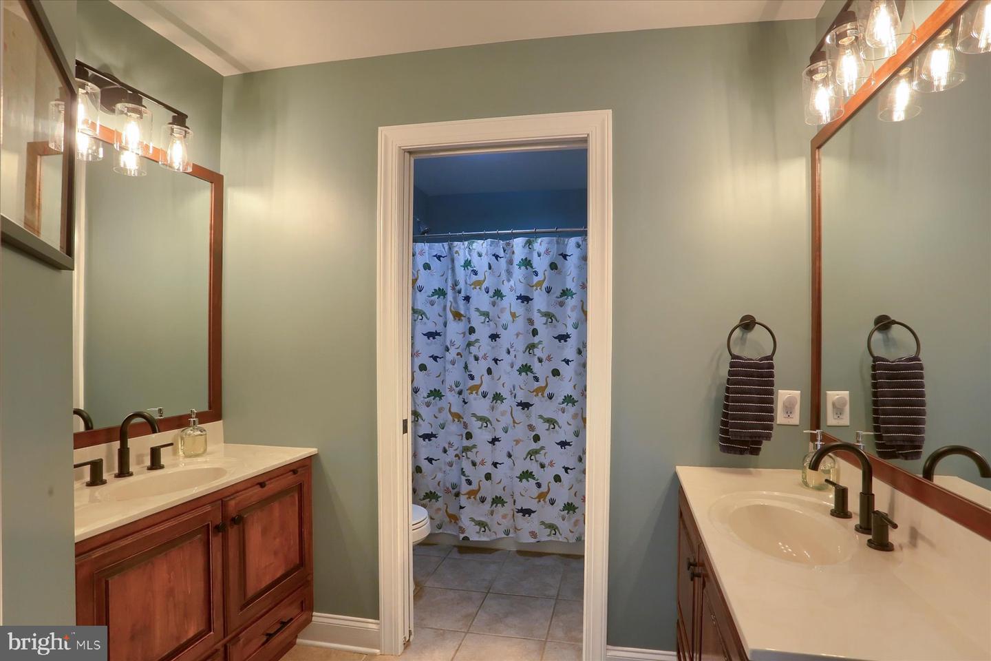 6 Mockingbird Ln