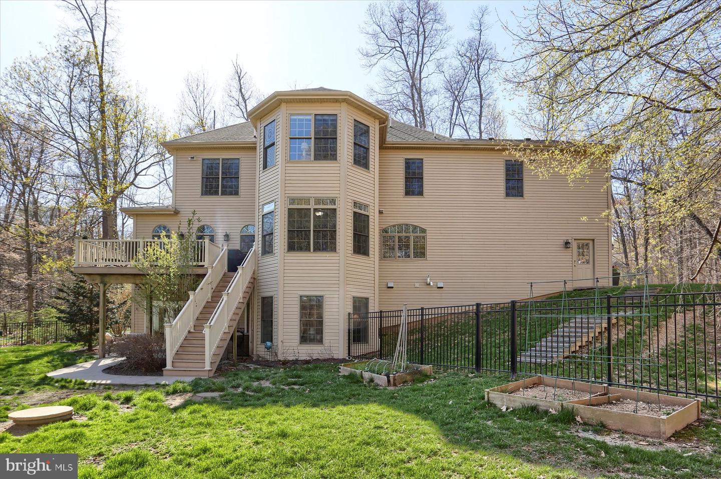 6 Mockingbird Ln