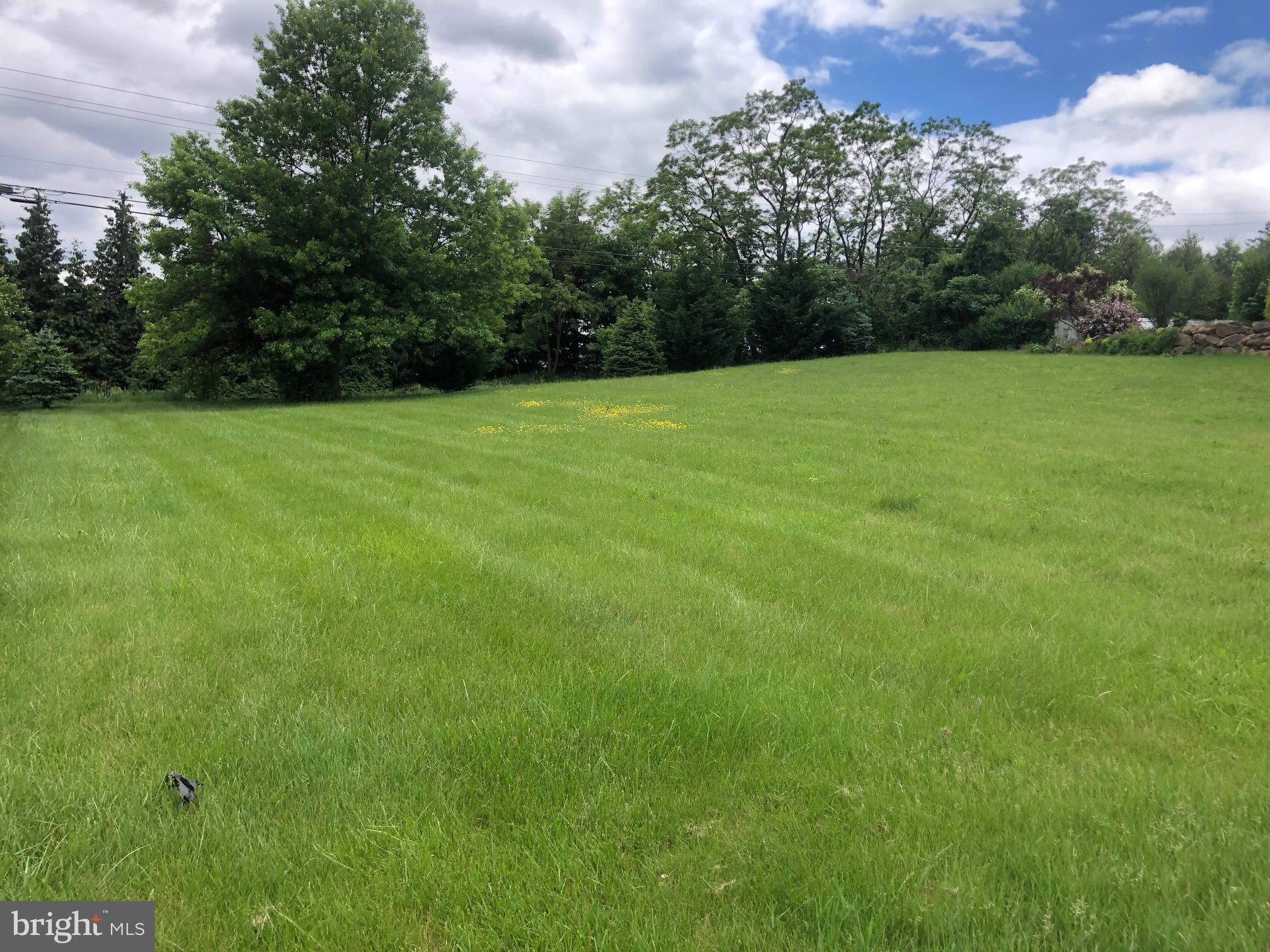 2741 PRIMROSE LANE N