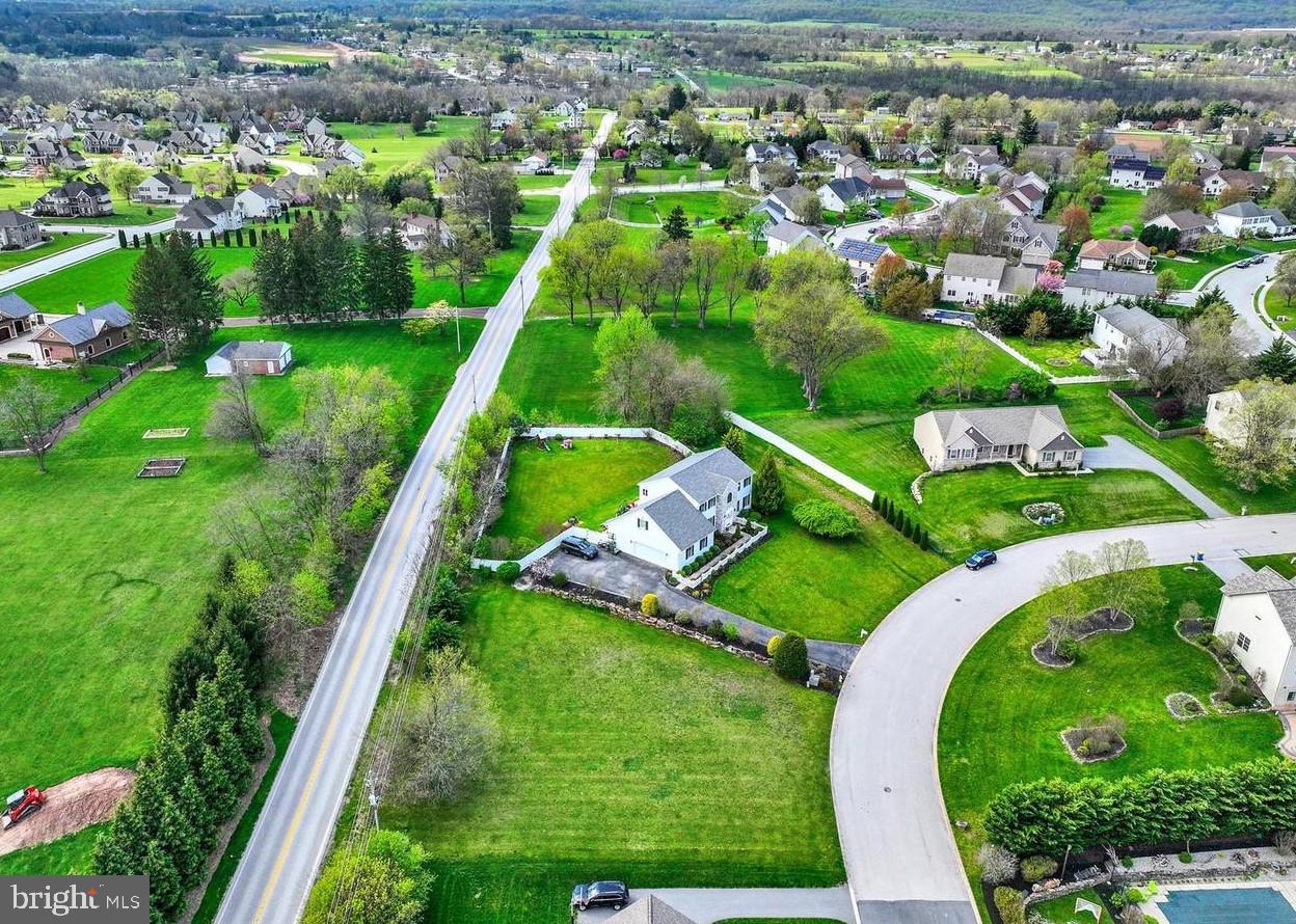 2741 PRIMROSE LANE N