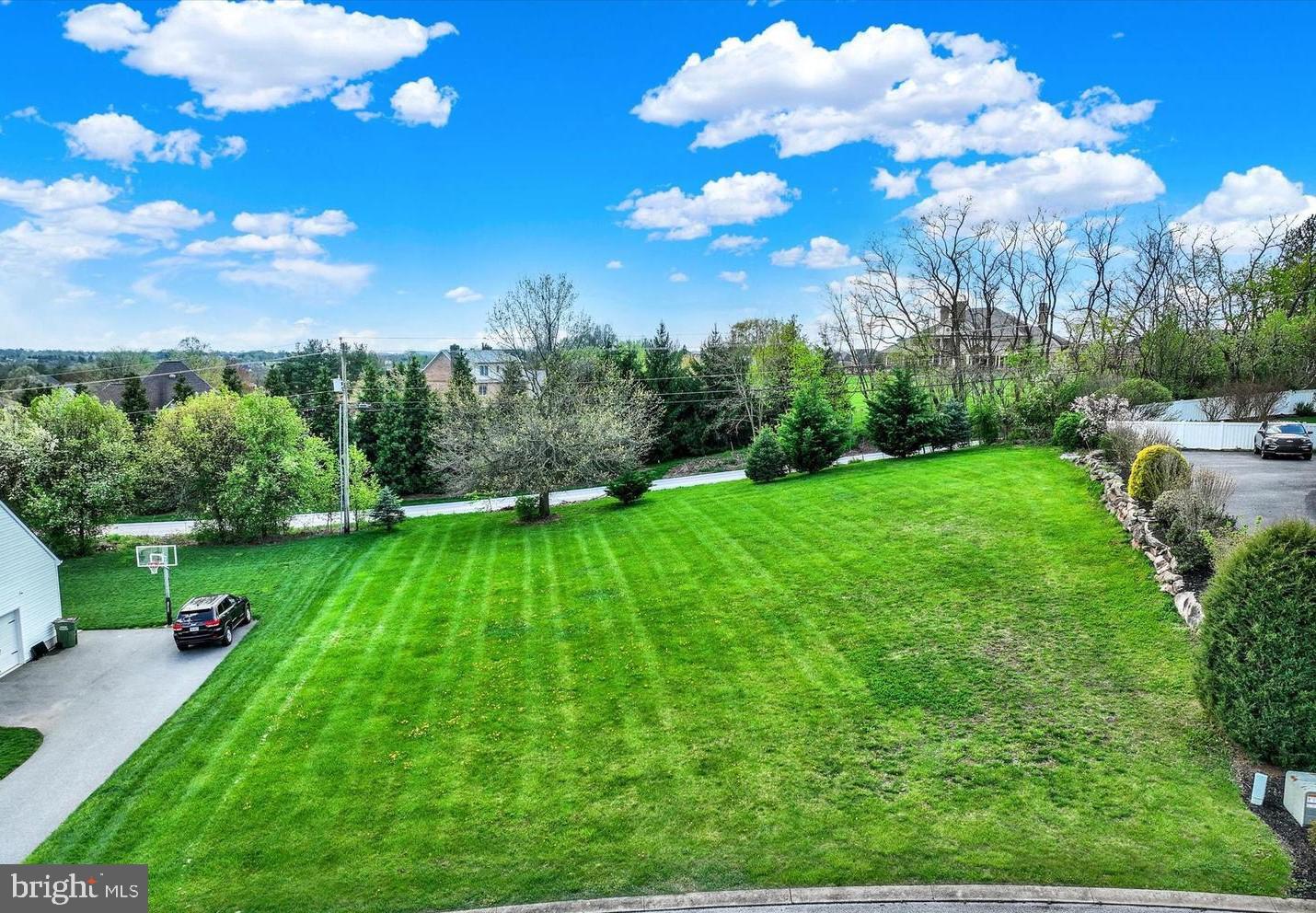 2741 PRIMROSE LANE N