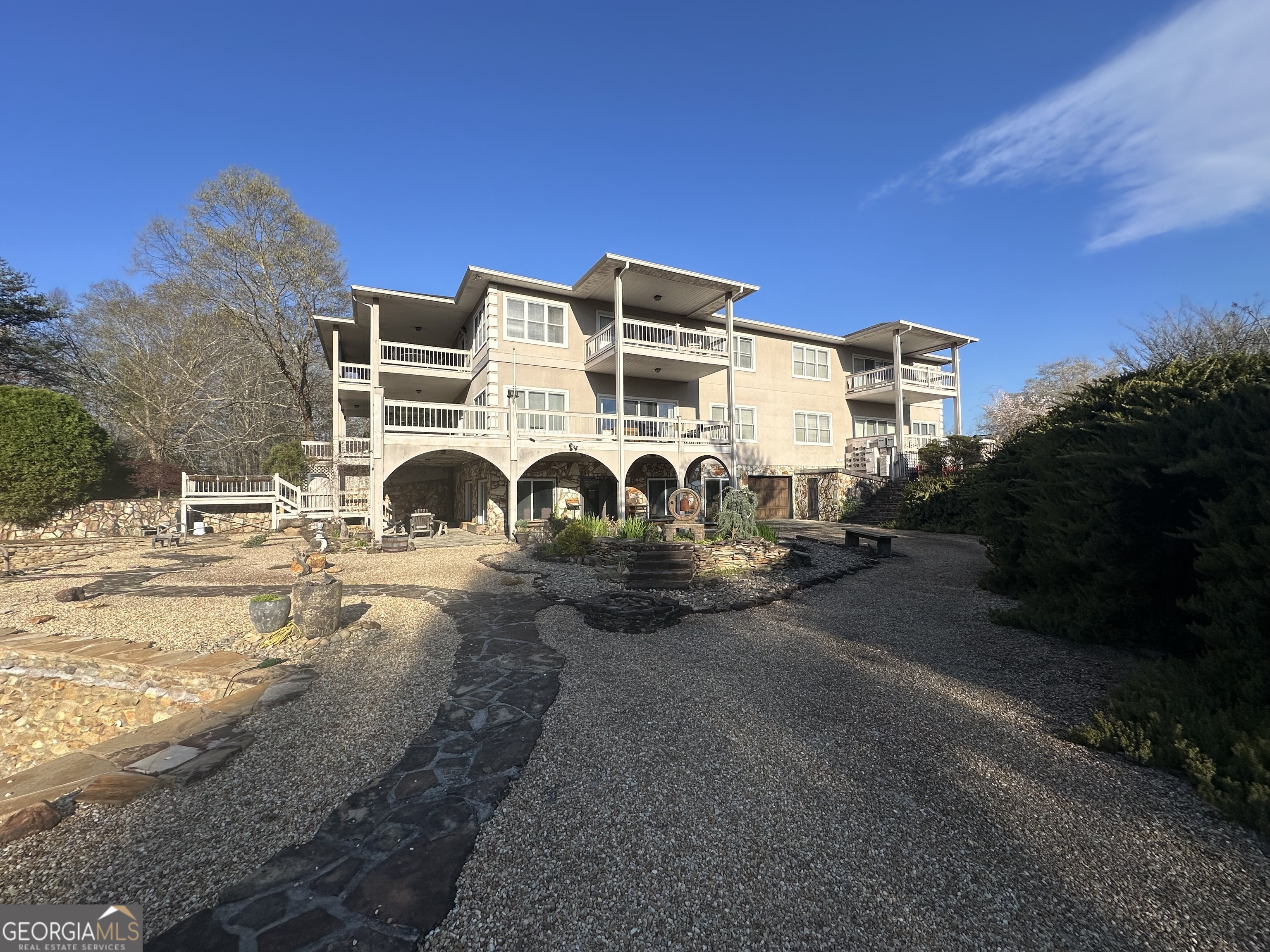 987 Shenendoa Drive