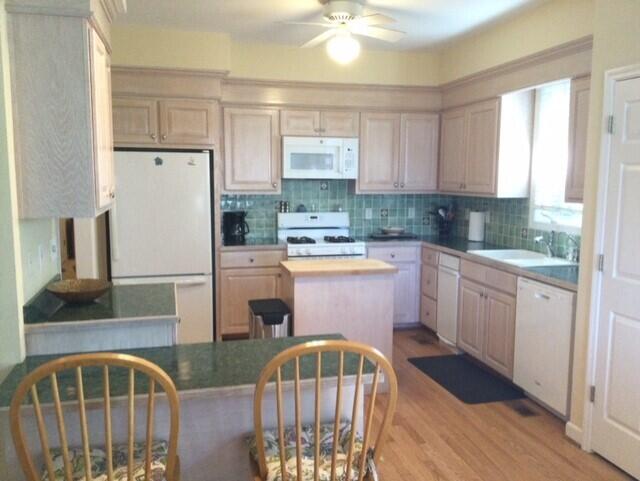 1001 Jungle Shores Drive Unit: 1/4  Share Interval