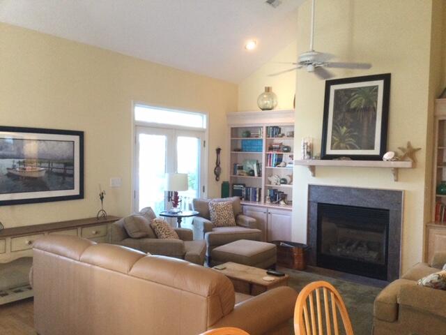 1001 Jungle Shores Drive Unit: 1/4  Share Interval