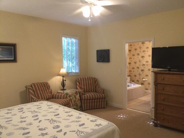 1001 Jungle Shores Drive Unit: 1/4  Share Interval