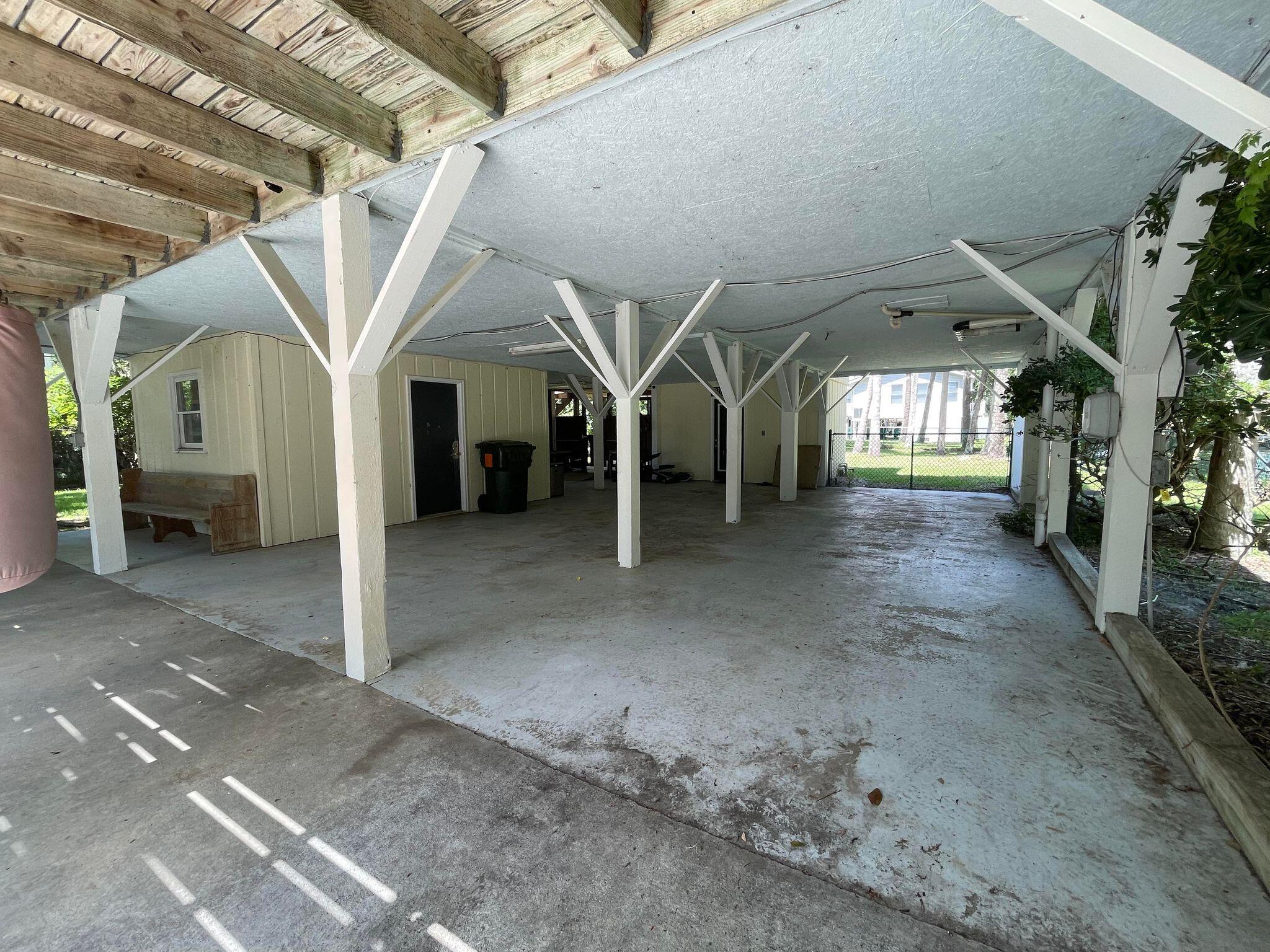 1211 Thistle Street