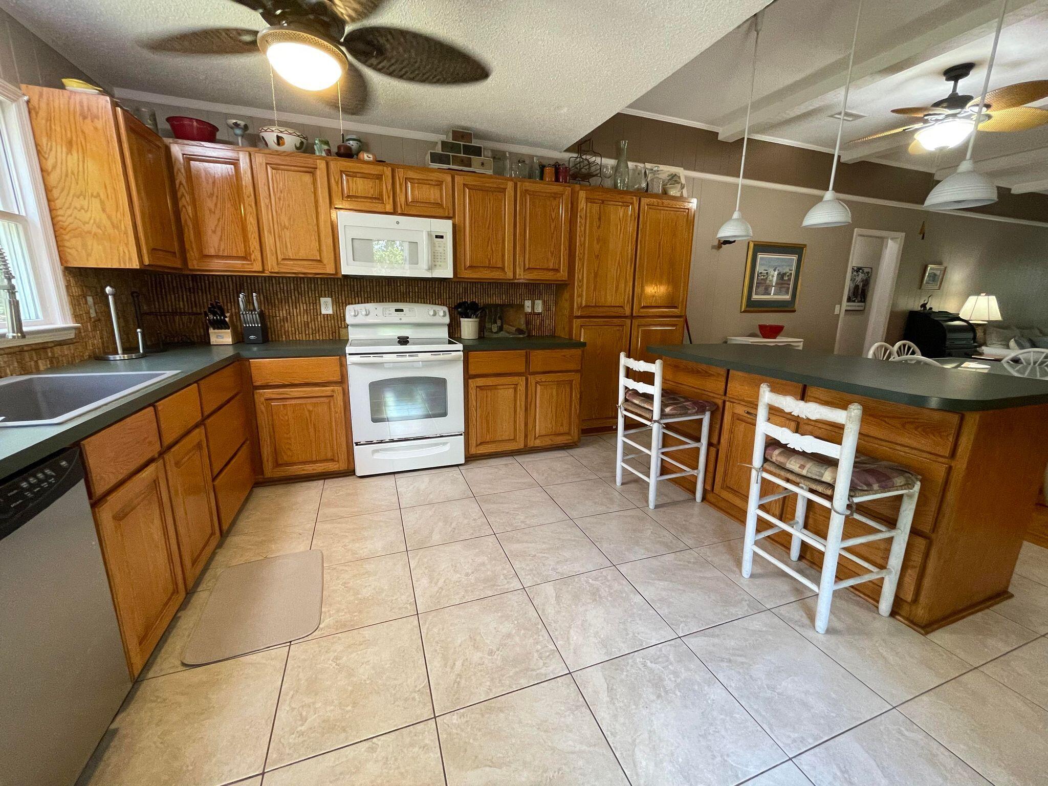 1211 Thistle Street