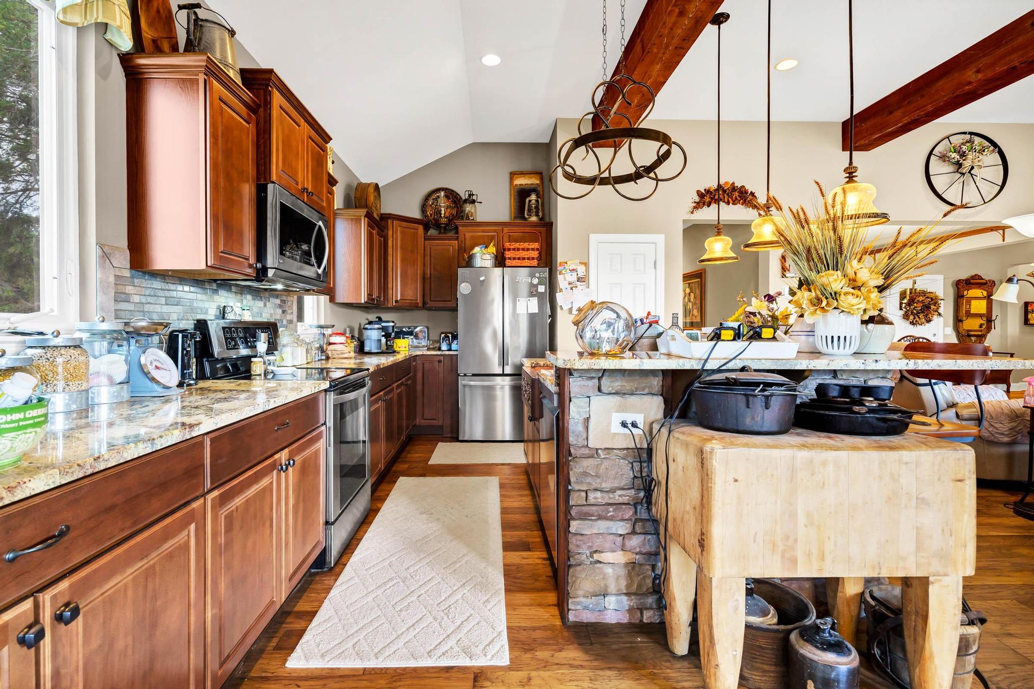 7875 Berry Manor Lane