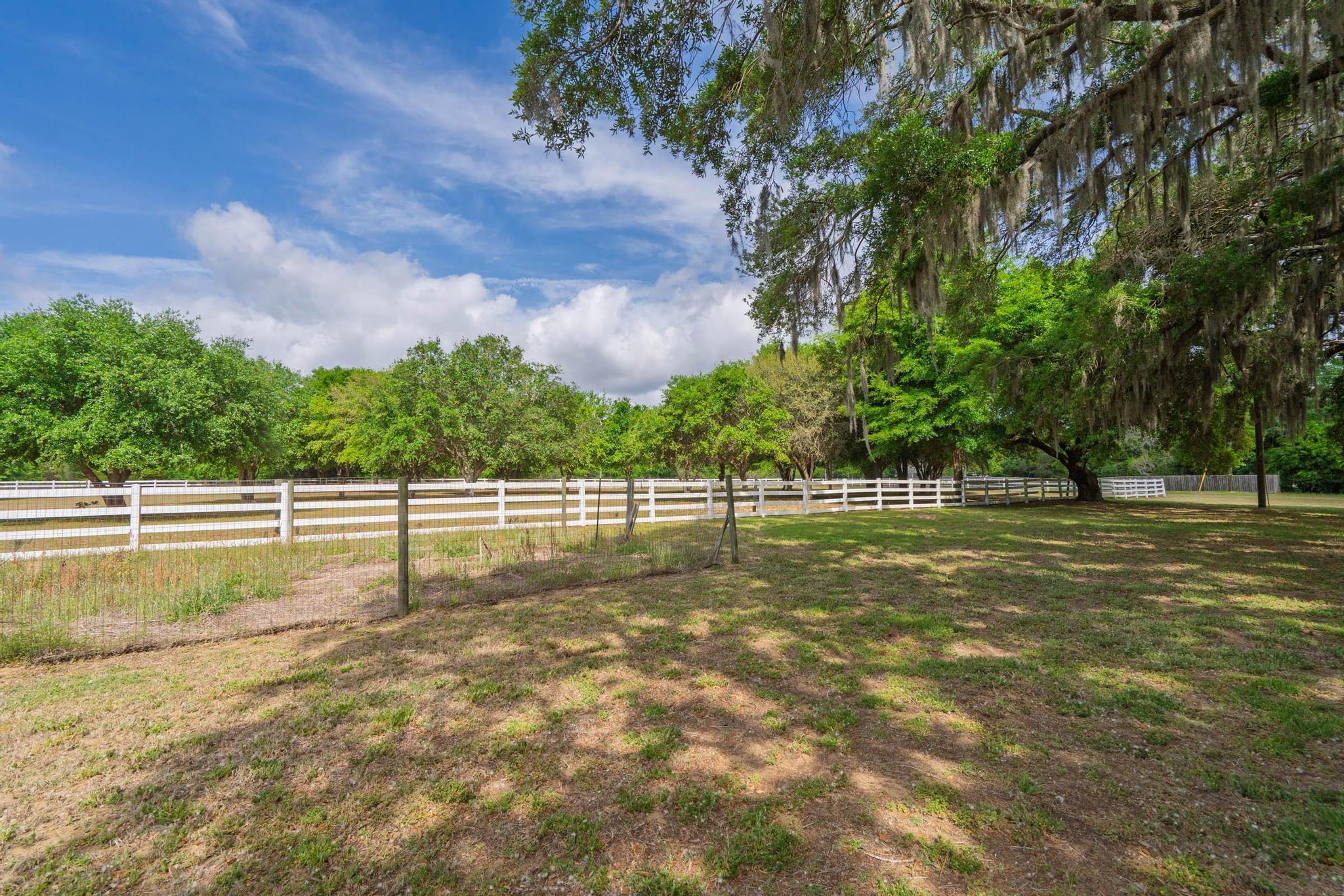 7875 Berry Manor Lane