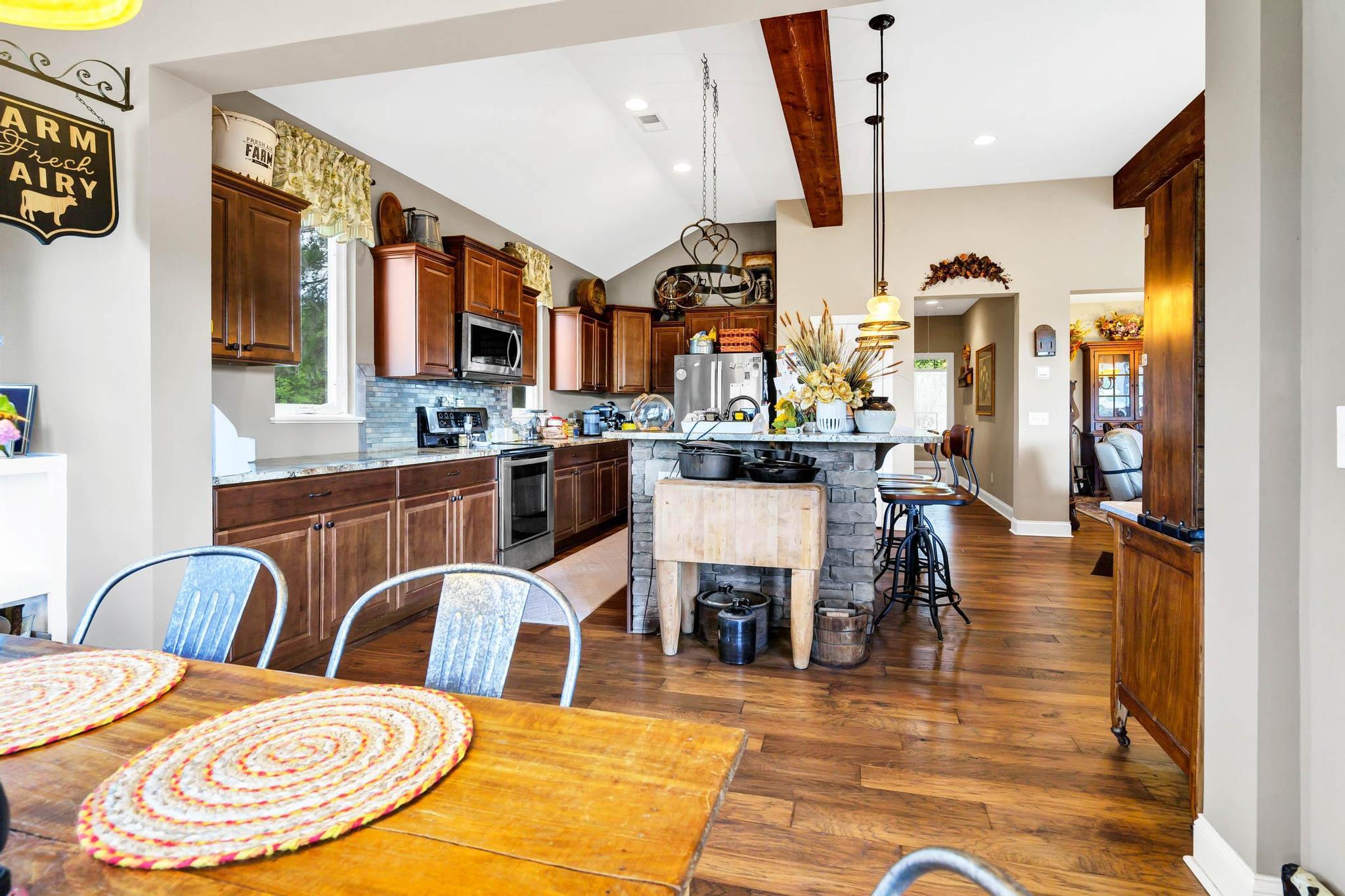 7875 Berry Manor Lane