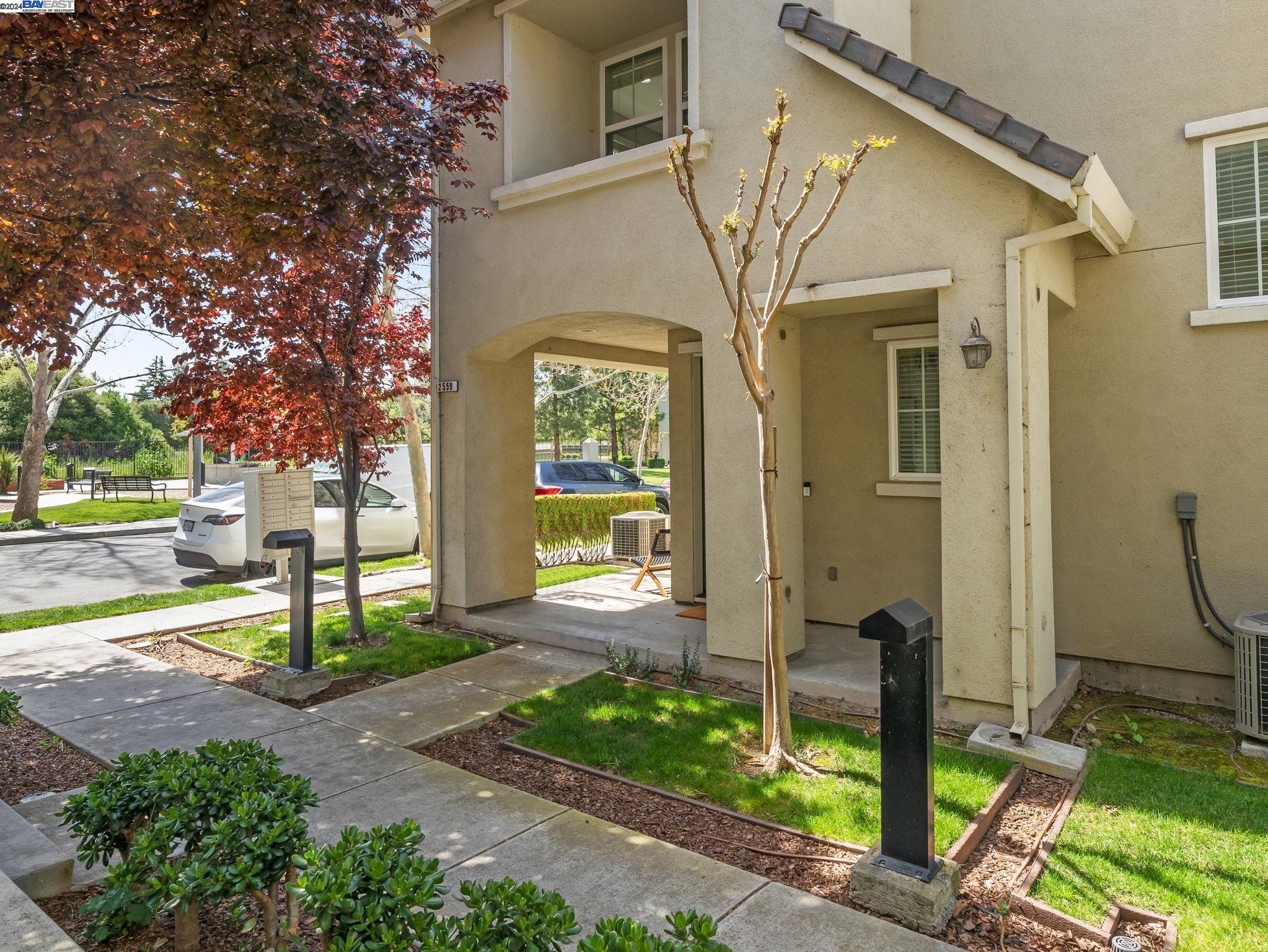 2559 Riparian Ct