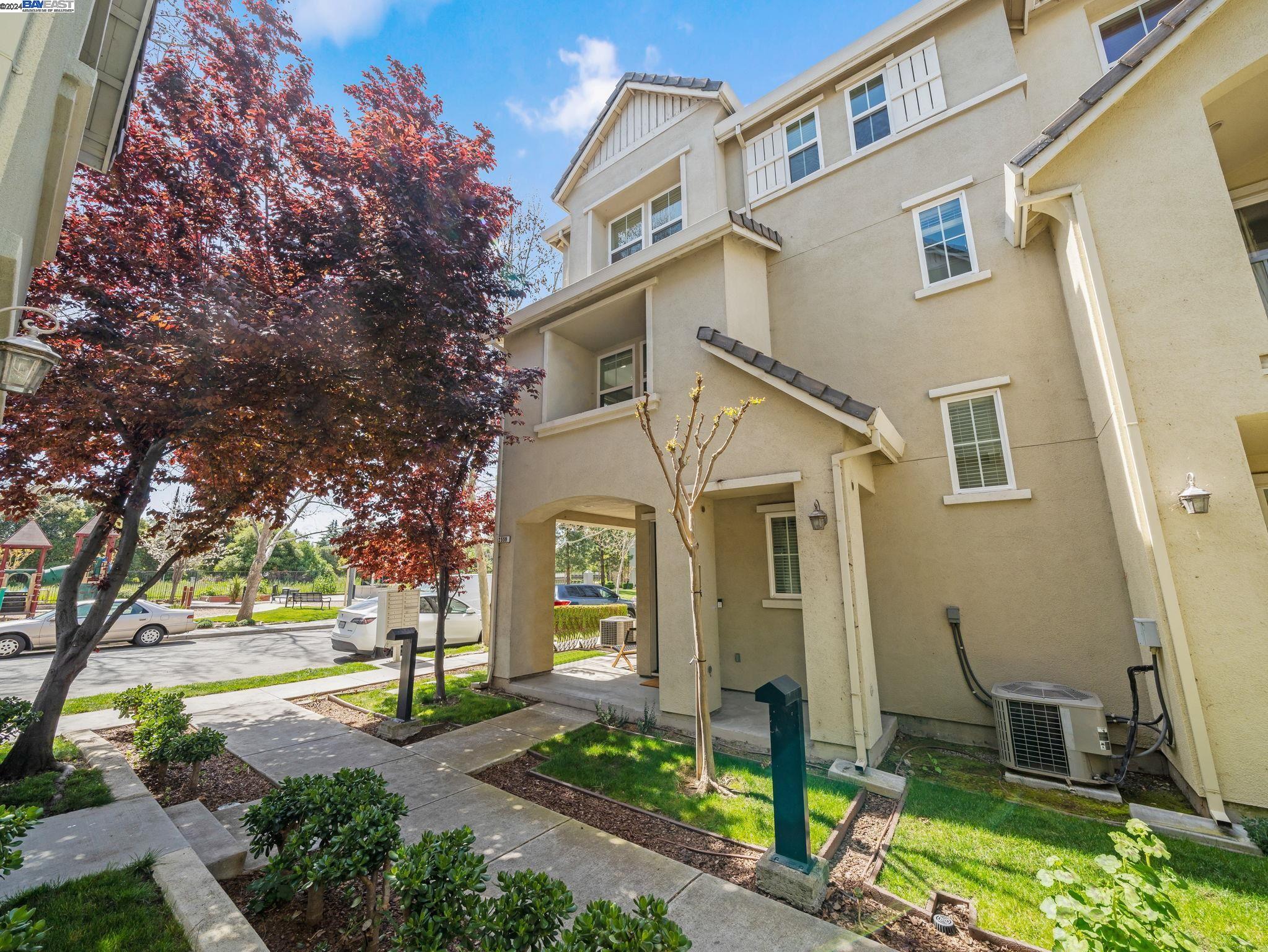 2559 Riparian Ct