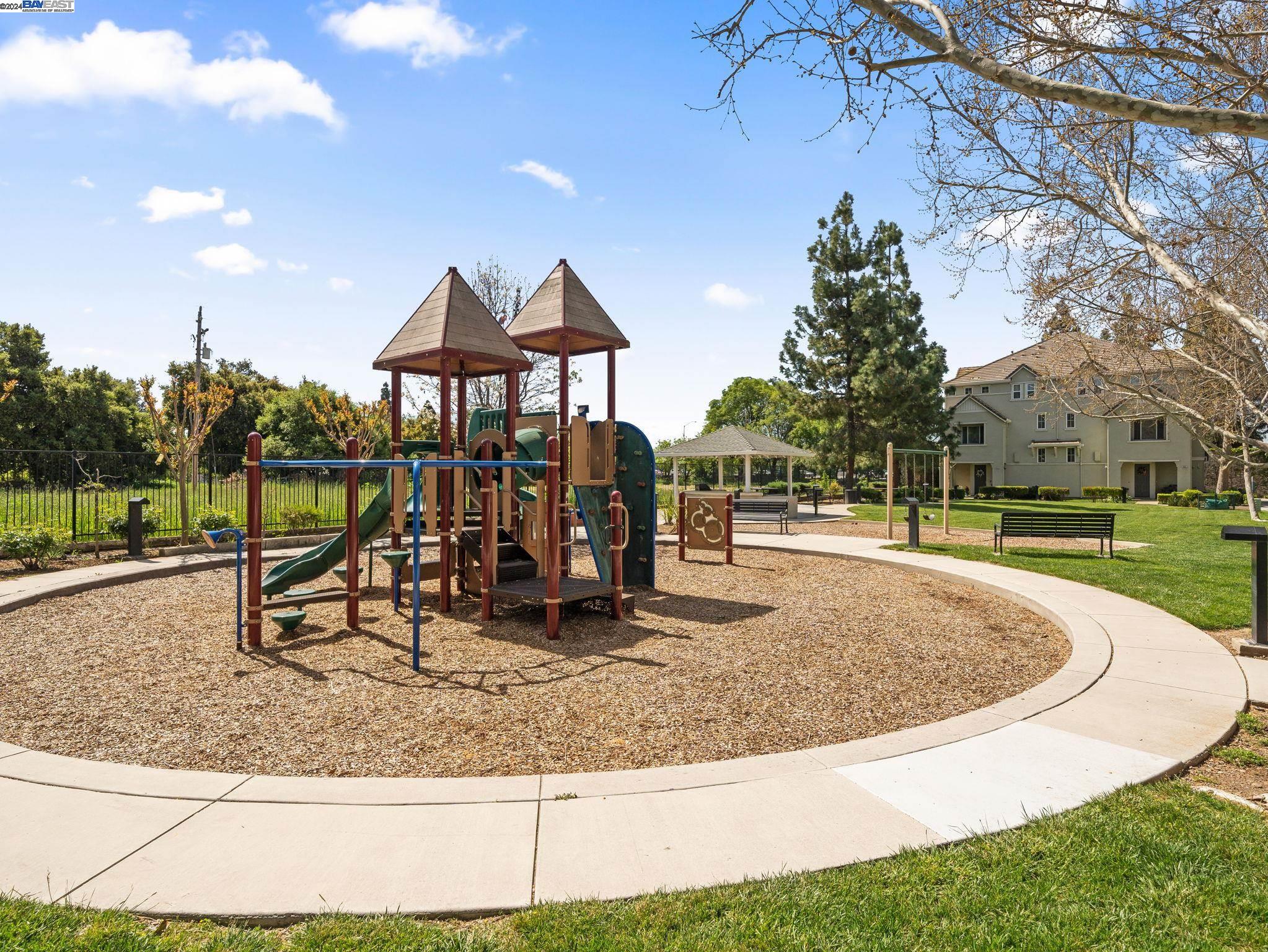 2559 Riparian Ct