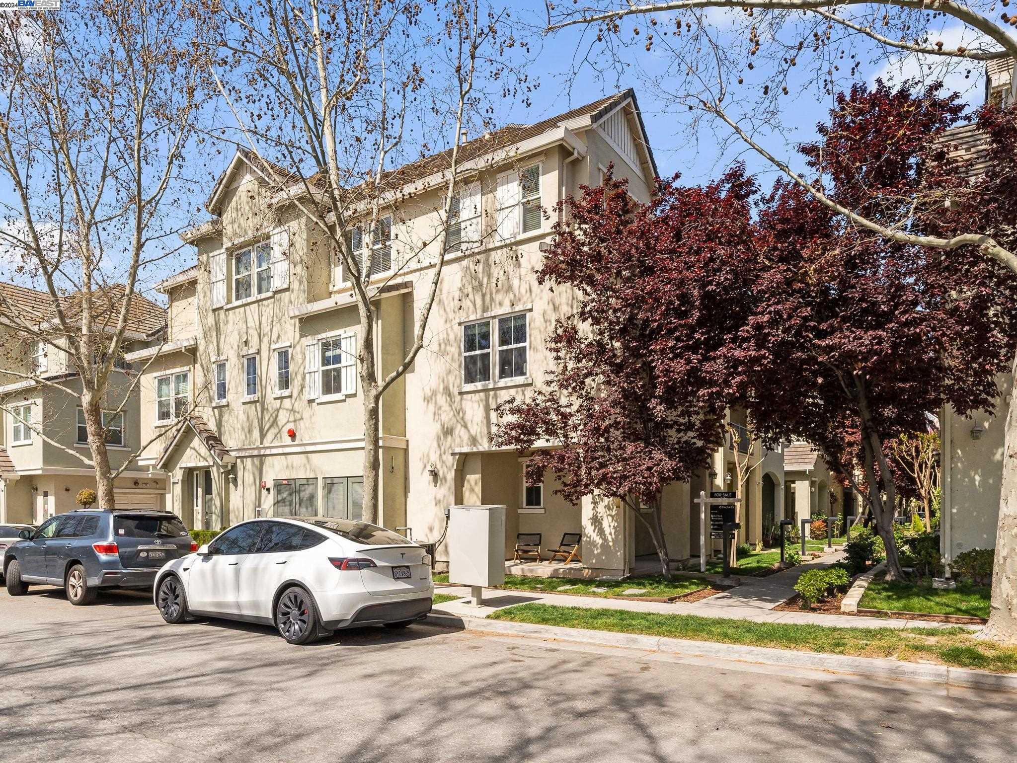 2559 Riparian Ct