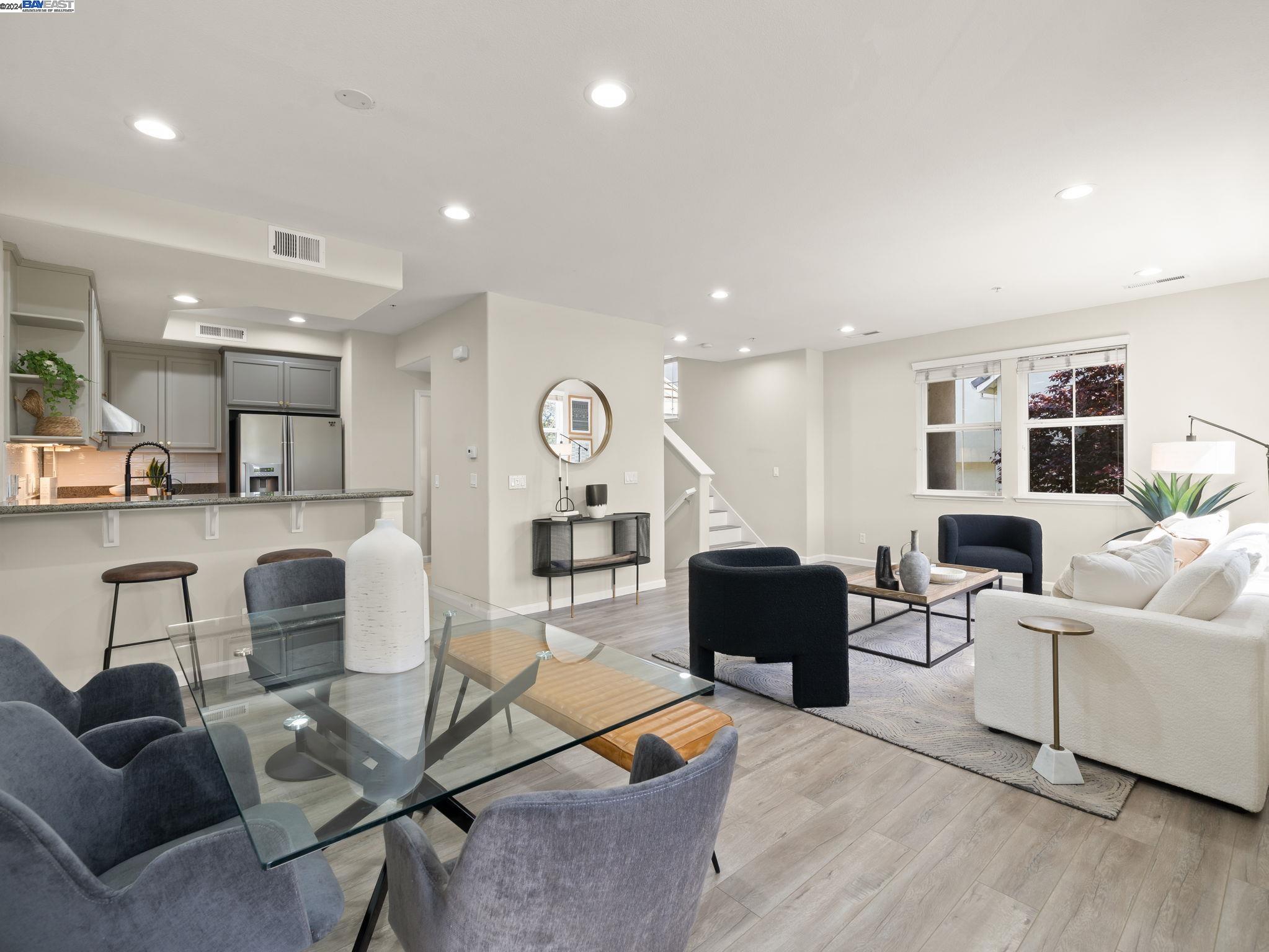 2559 Riparian Ct