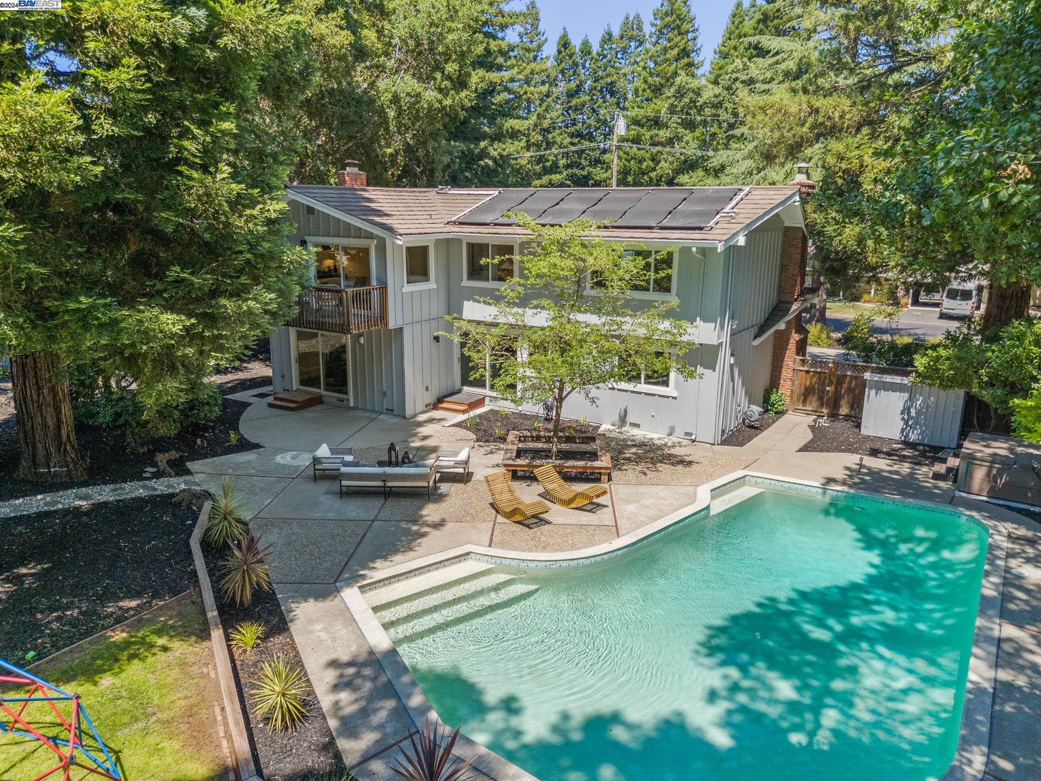 1065 Ocho Rios Dr